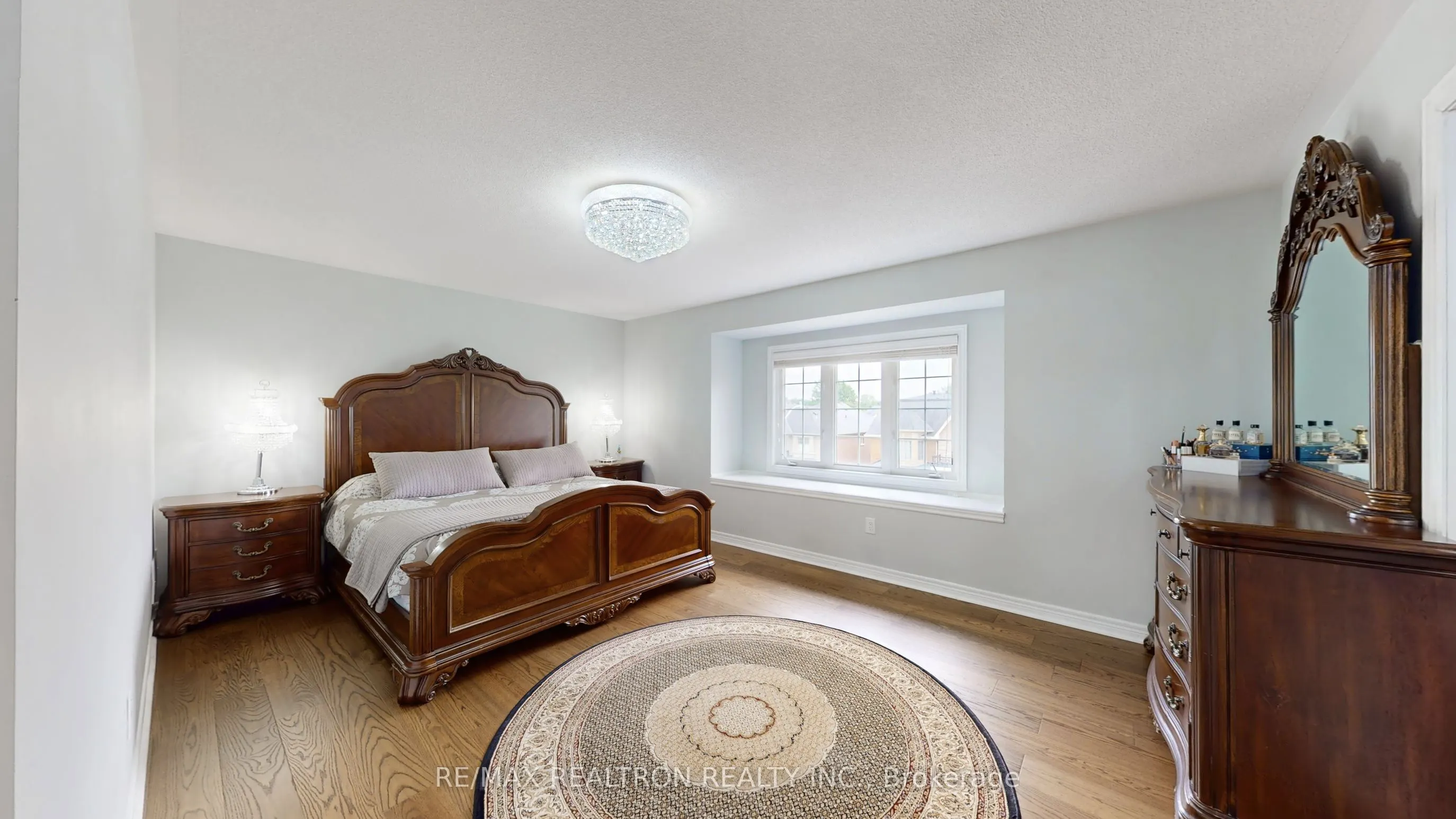 72 Headwater Crescent