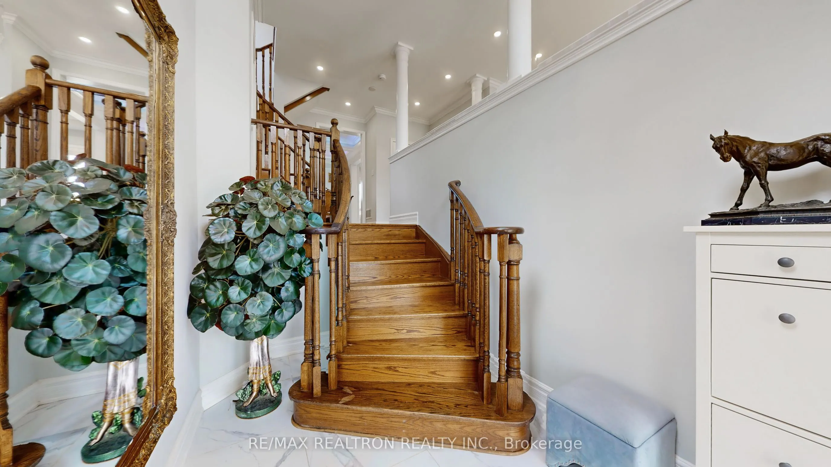 72 Headwater Crescent