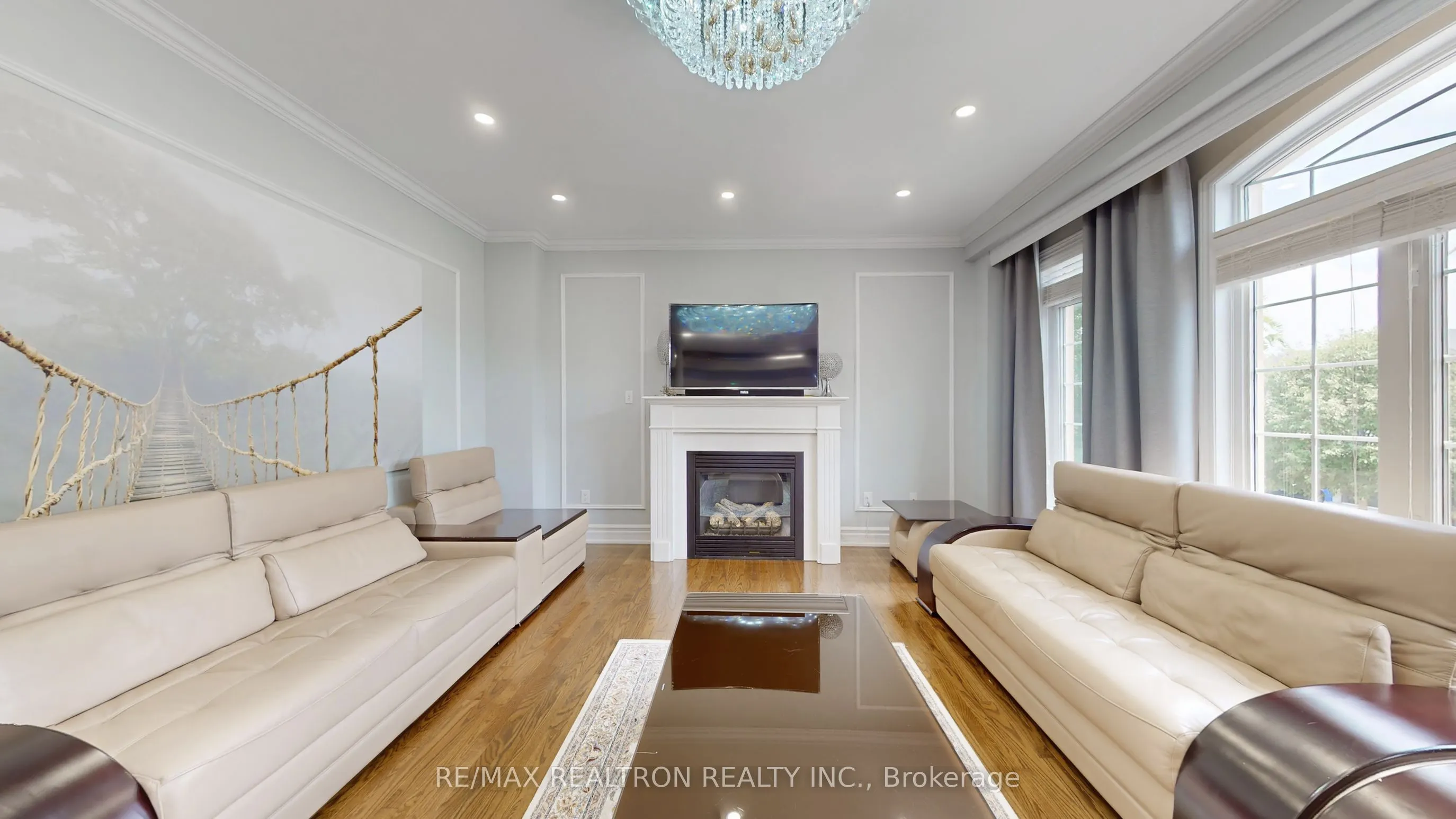 72 Headwater Crescent