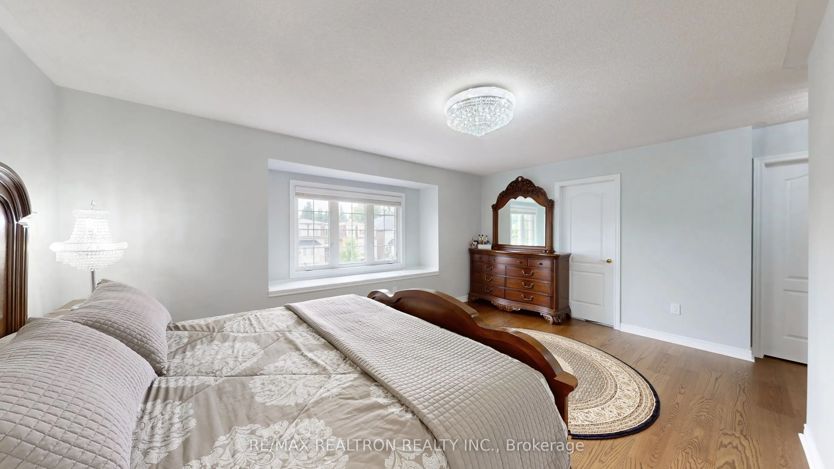 72 Headwater Crescent