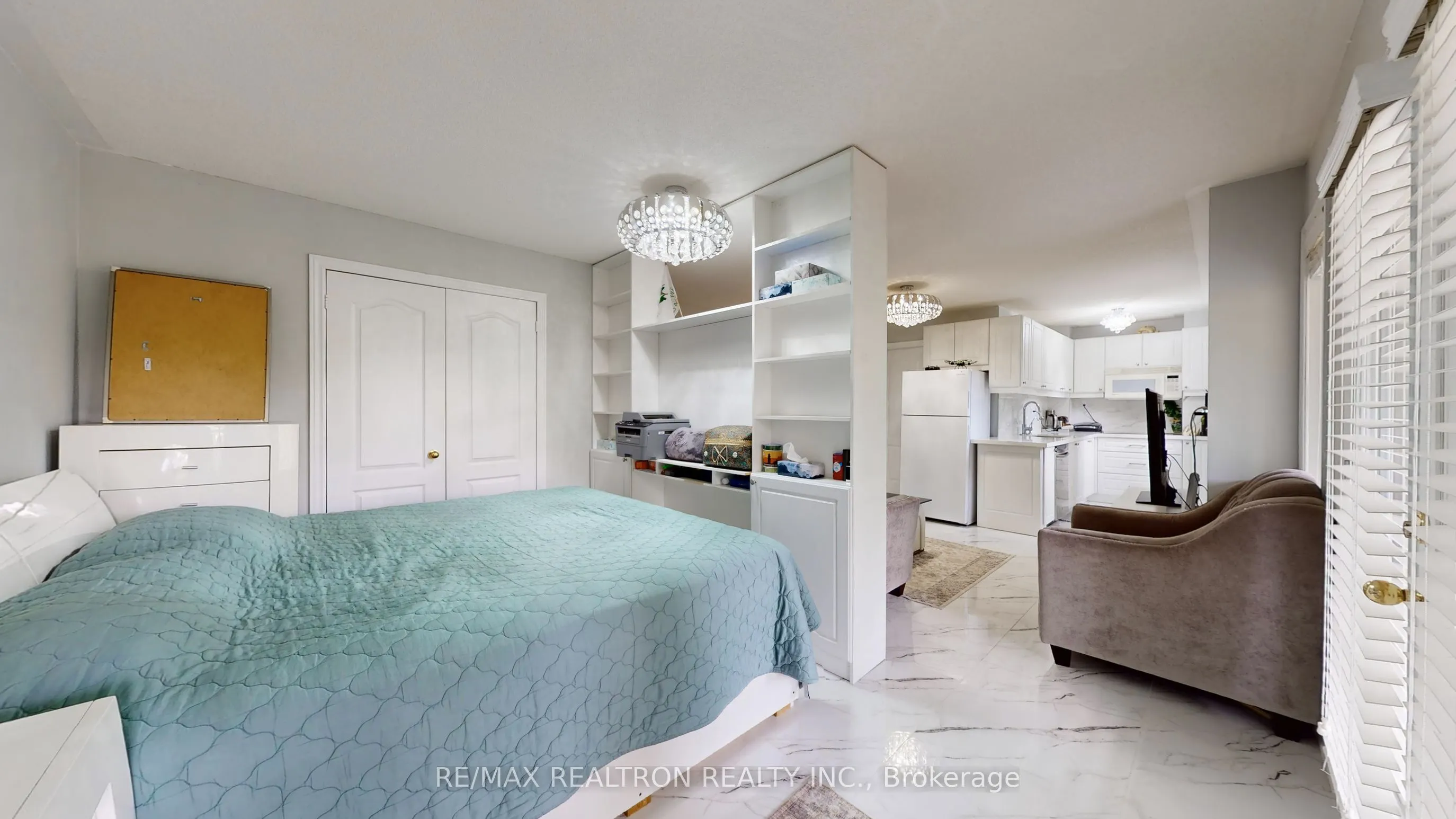 72 Headwater Crescent