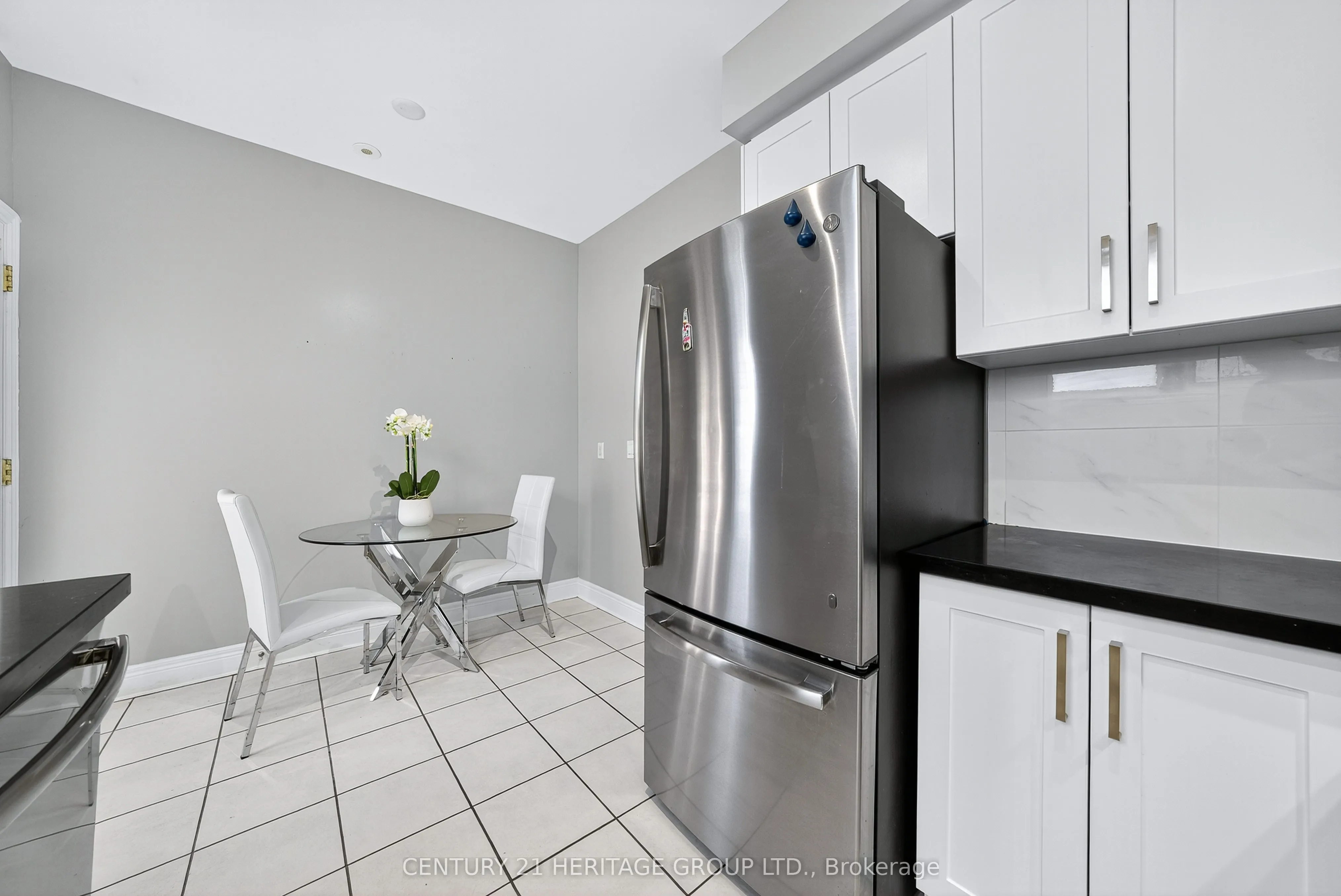 82 Suncrest Boulevard, #27