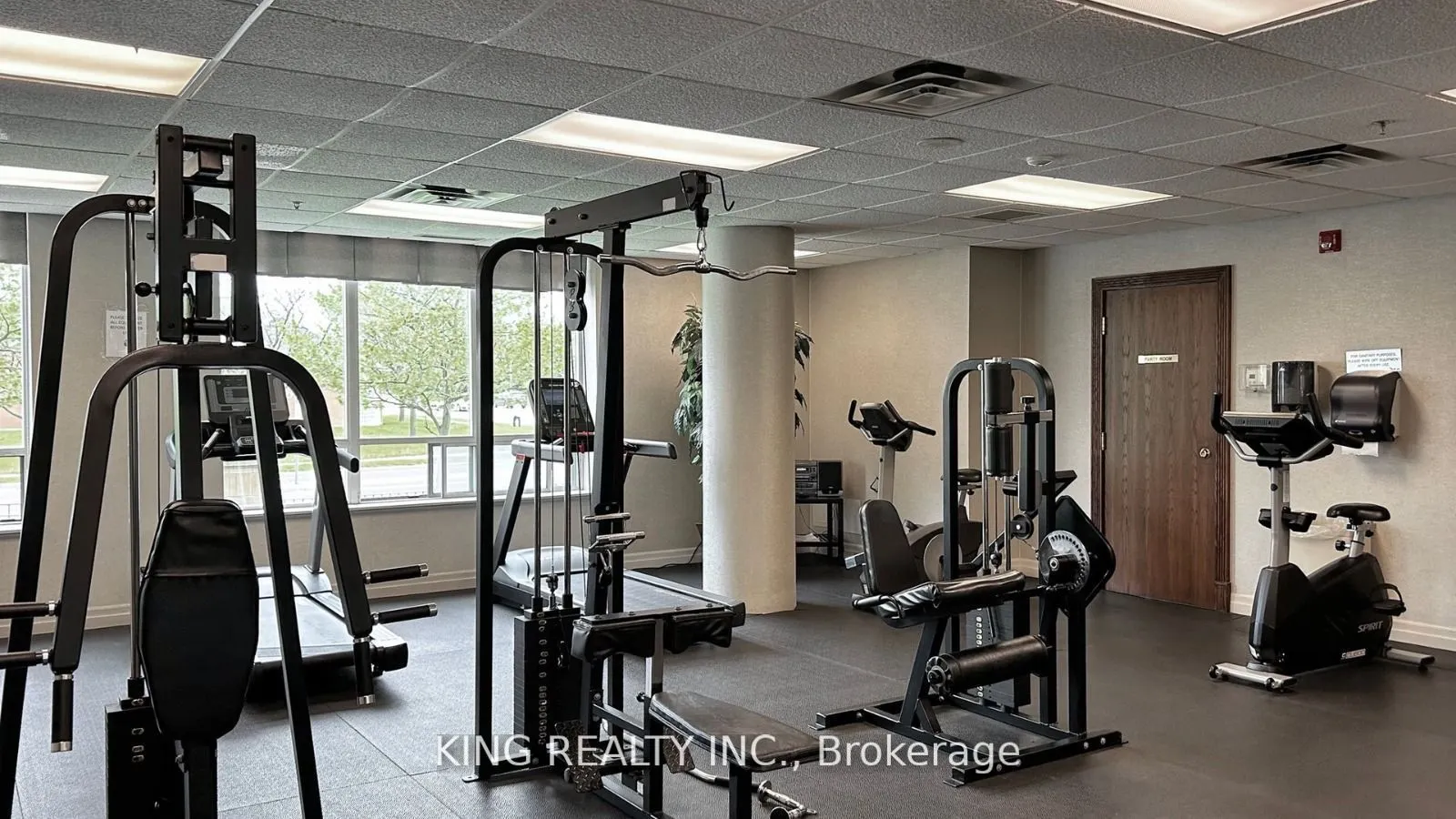 23 Oneida Crescent, #901