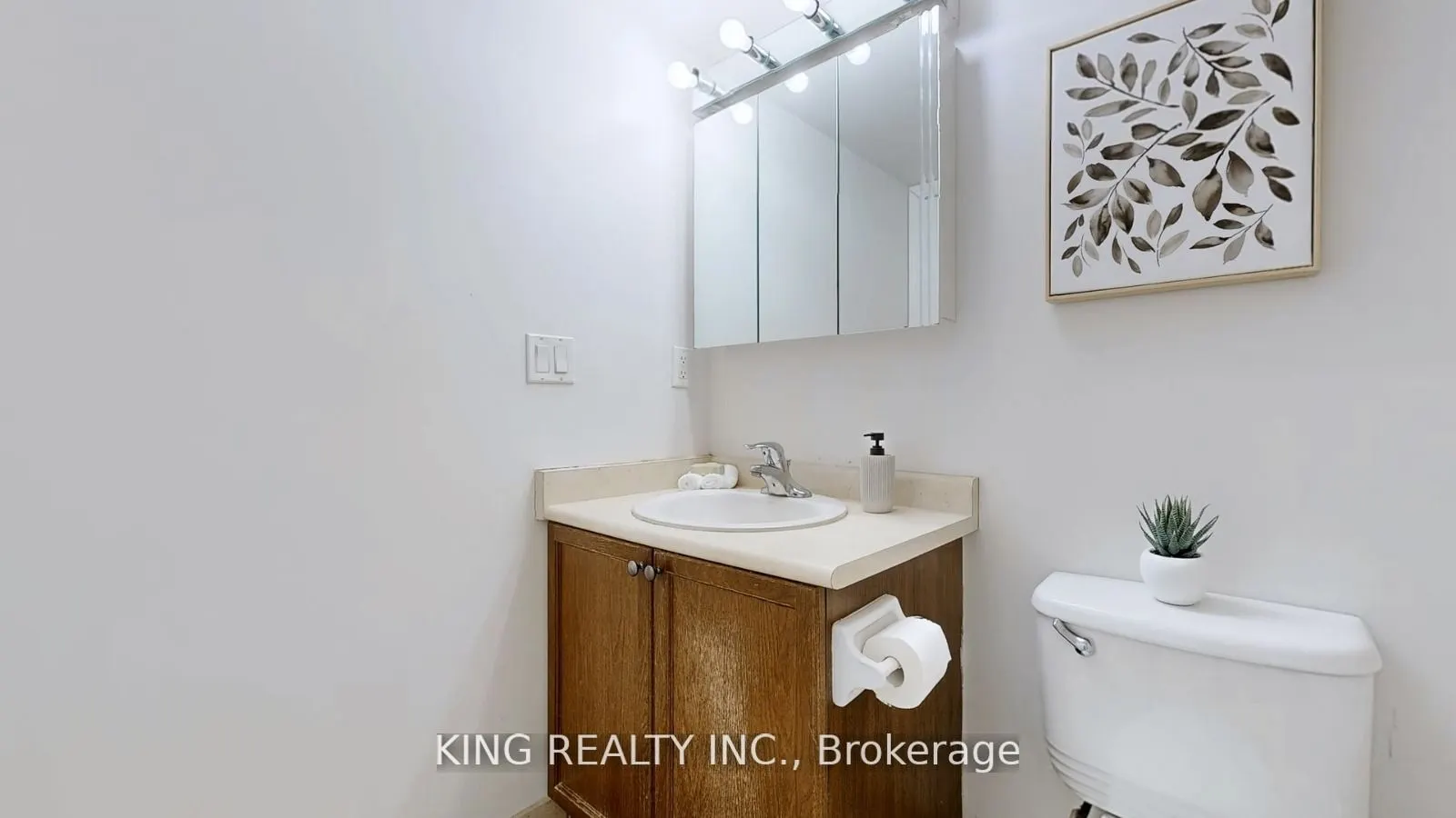 23 Oneida Crescent, #901