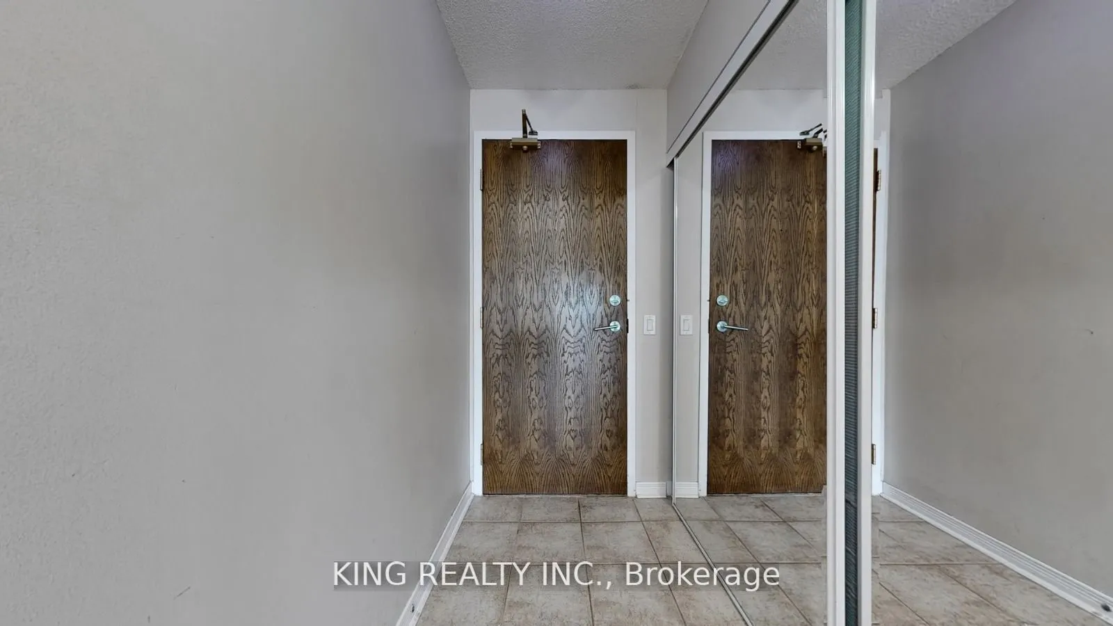 23 Oneida Crescent, #901
