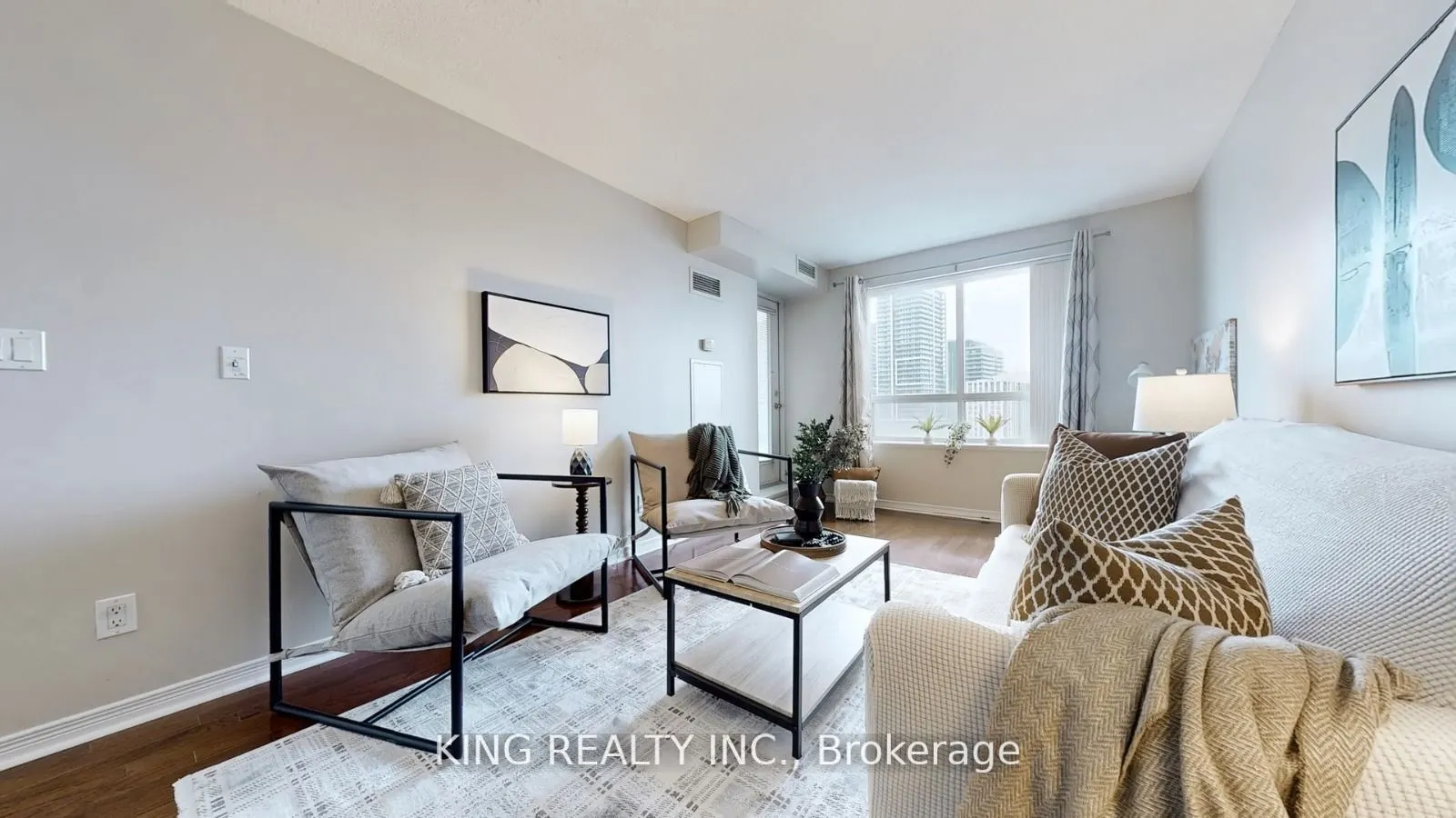 23 Oneida Crescent, #901