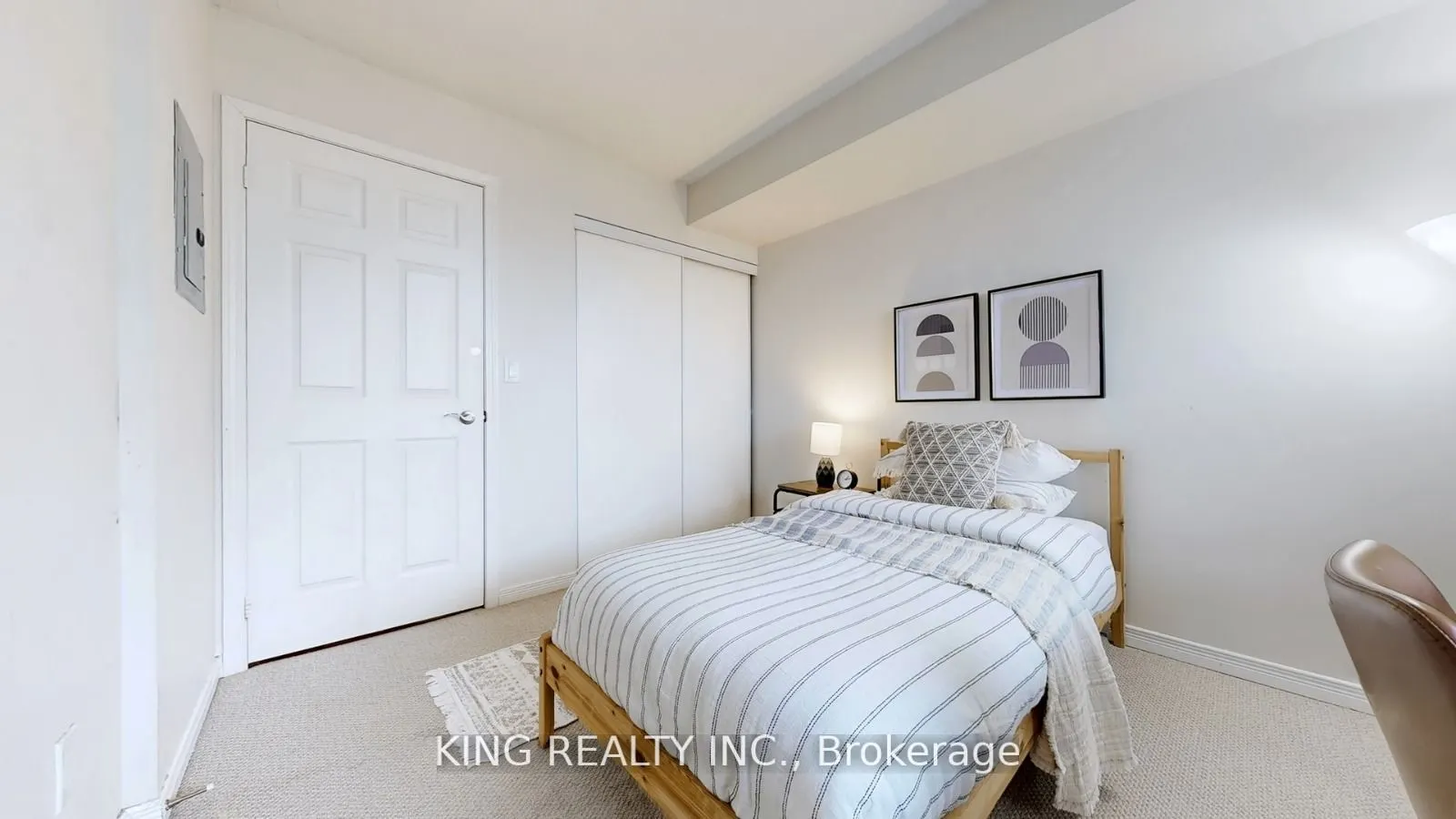 23 Oneida Crescent, #901