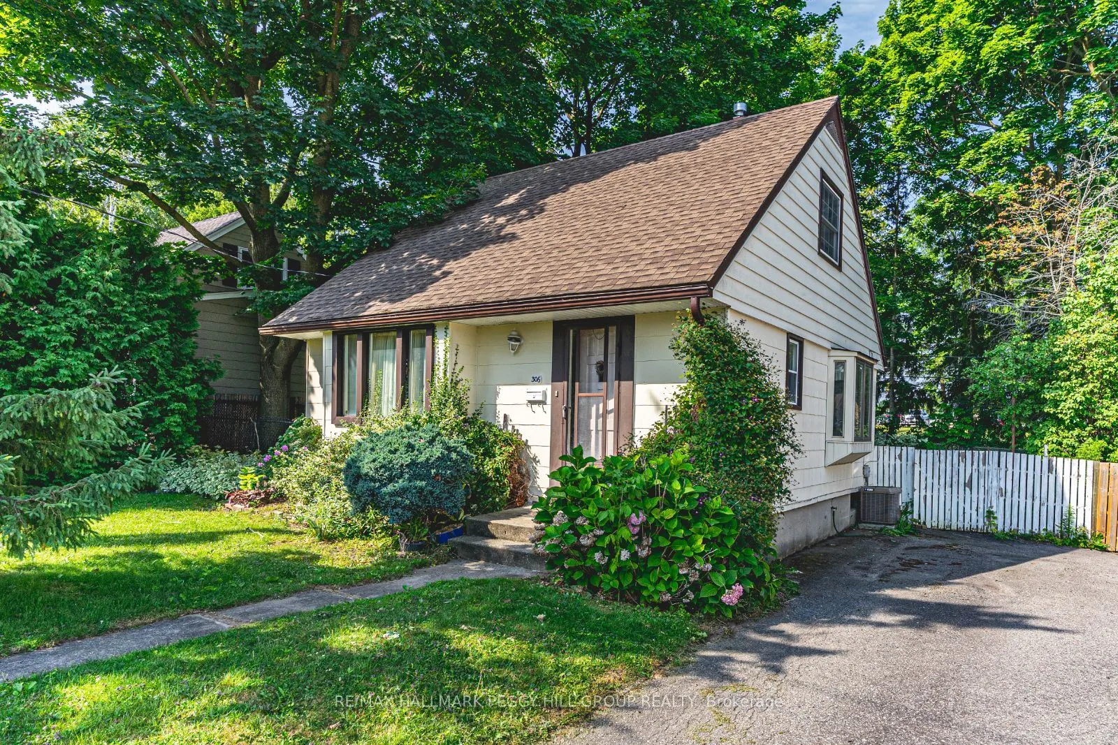 306 Cawthra Boulevard