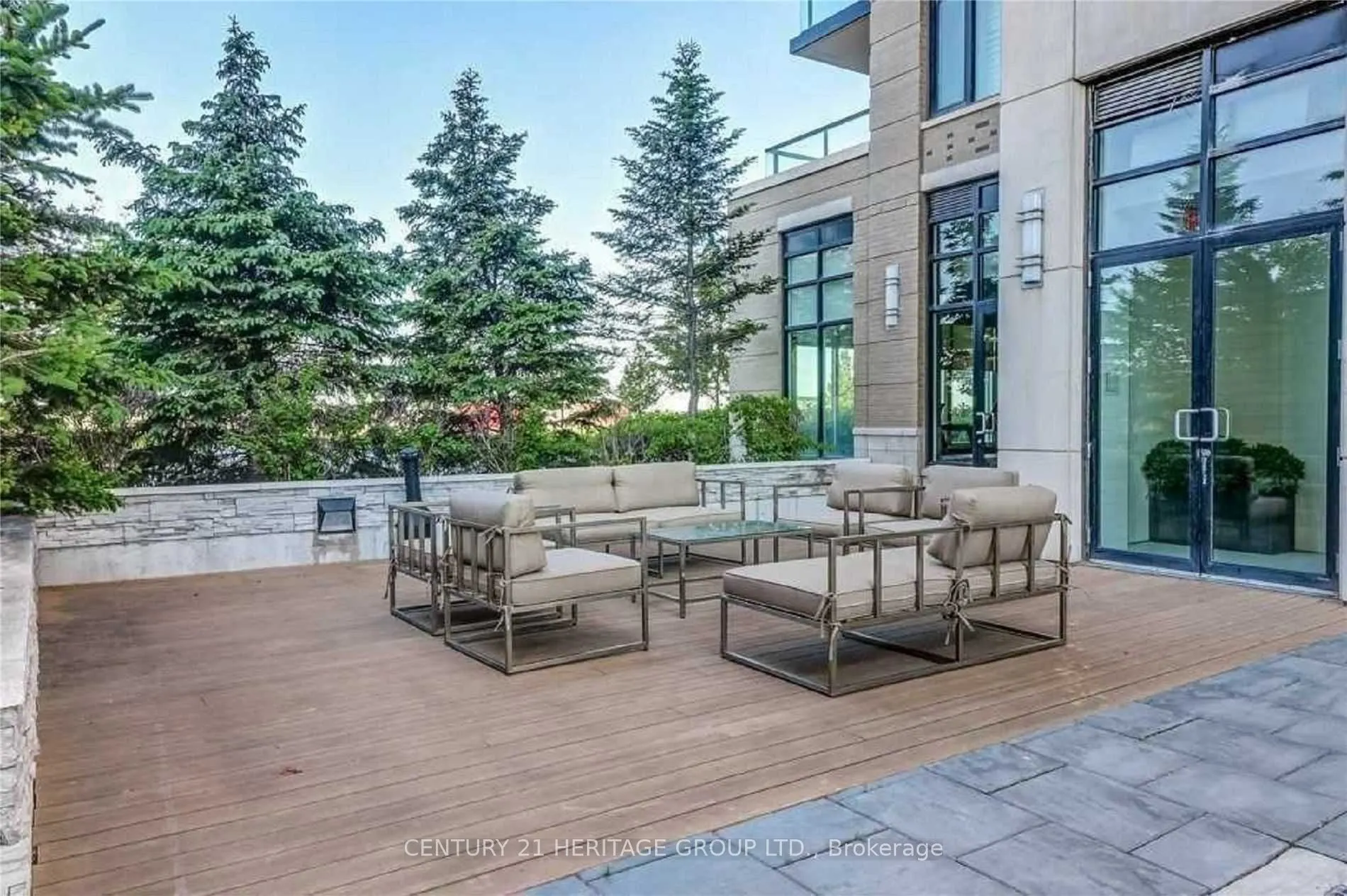 111 Upper Duke Crescent, #309