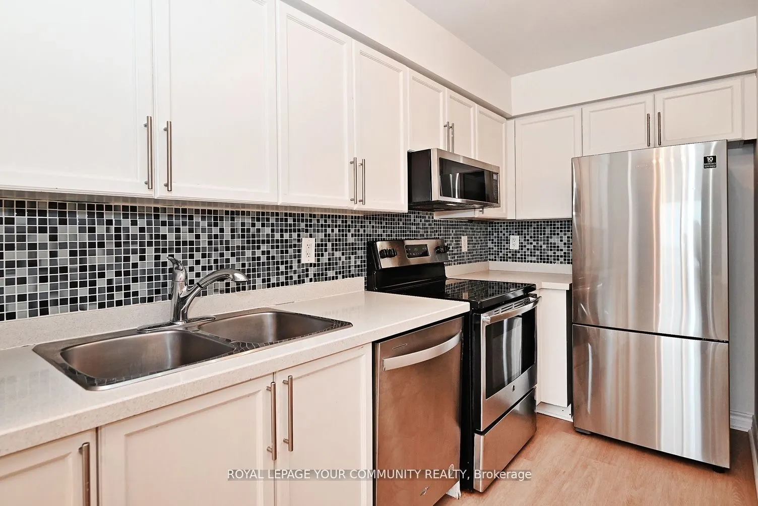23 Oneida Crescent, #1206