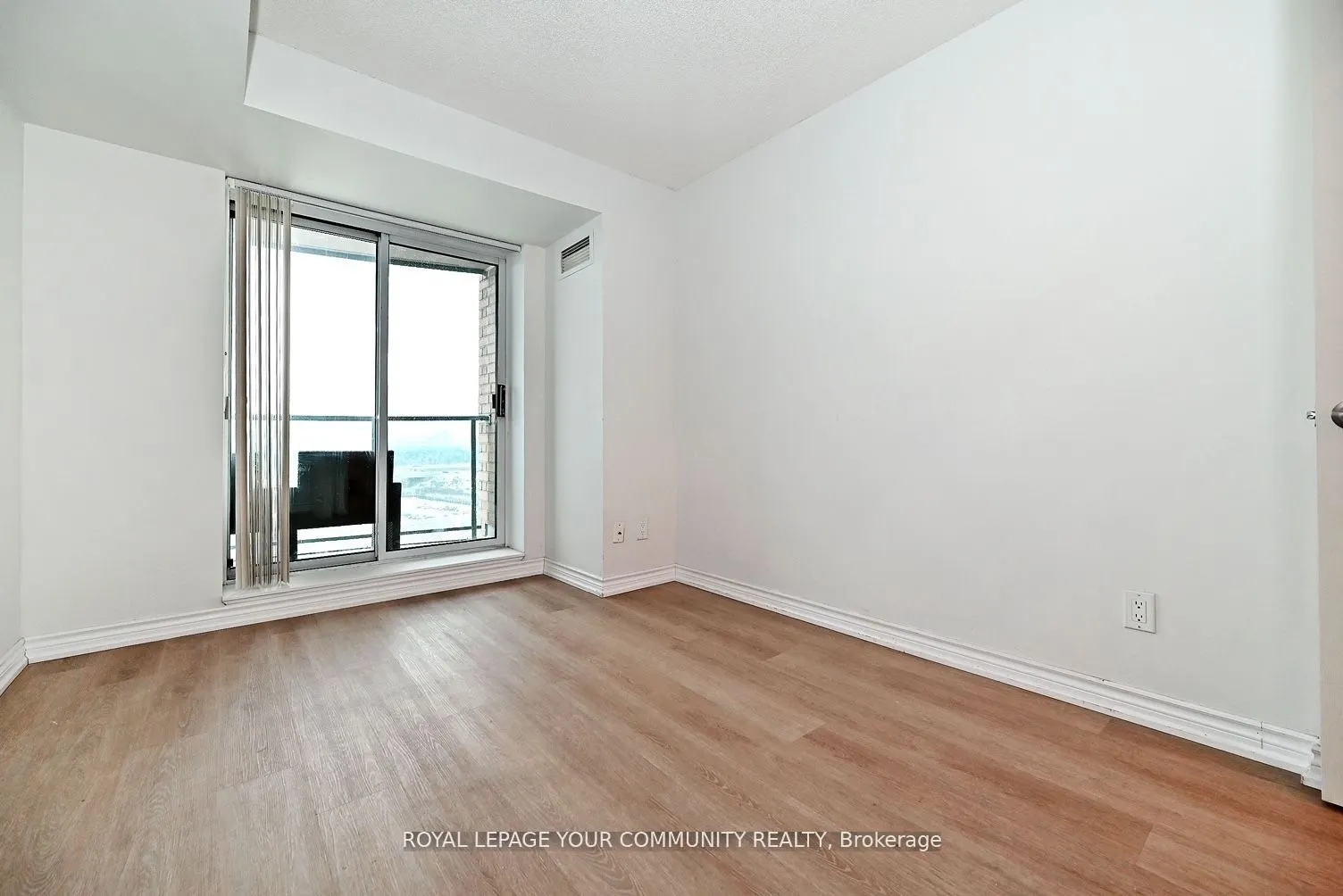 23 Oneida Crescent, #1206