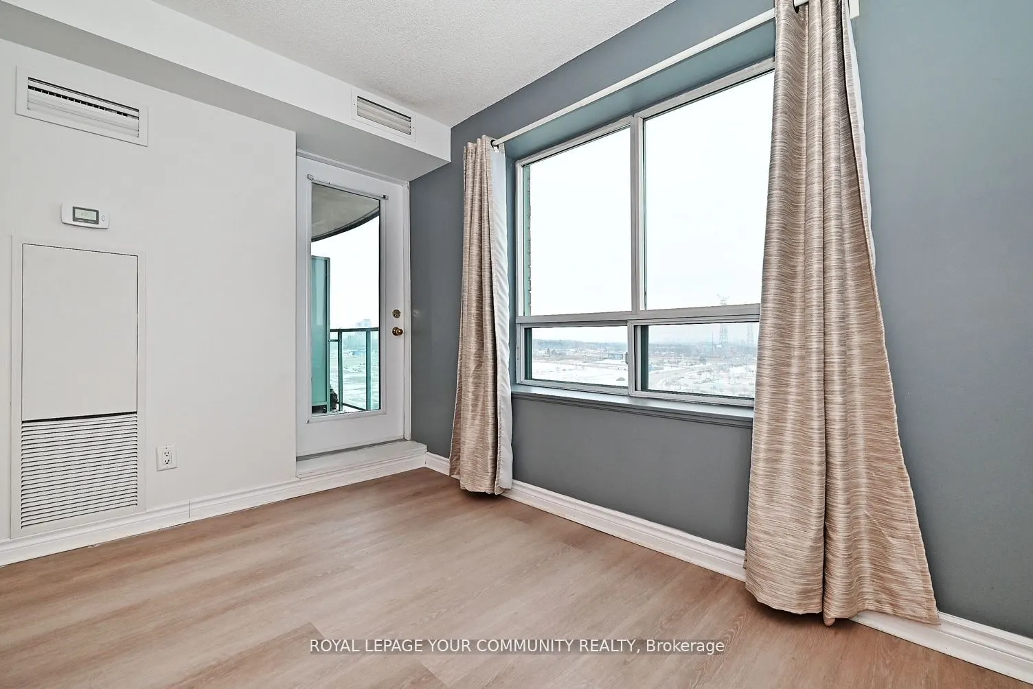 23 Oneida Crescent, #1206