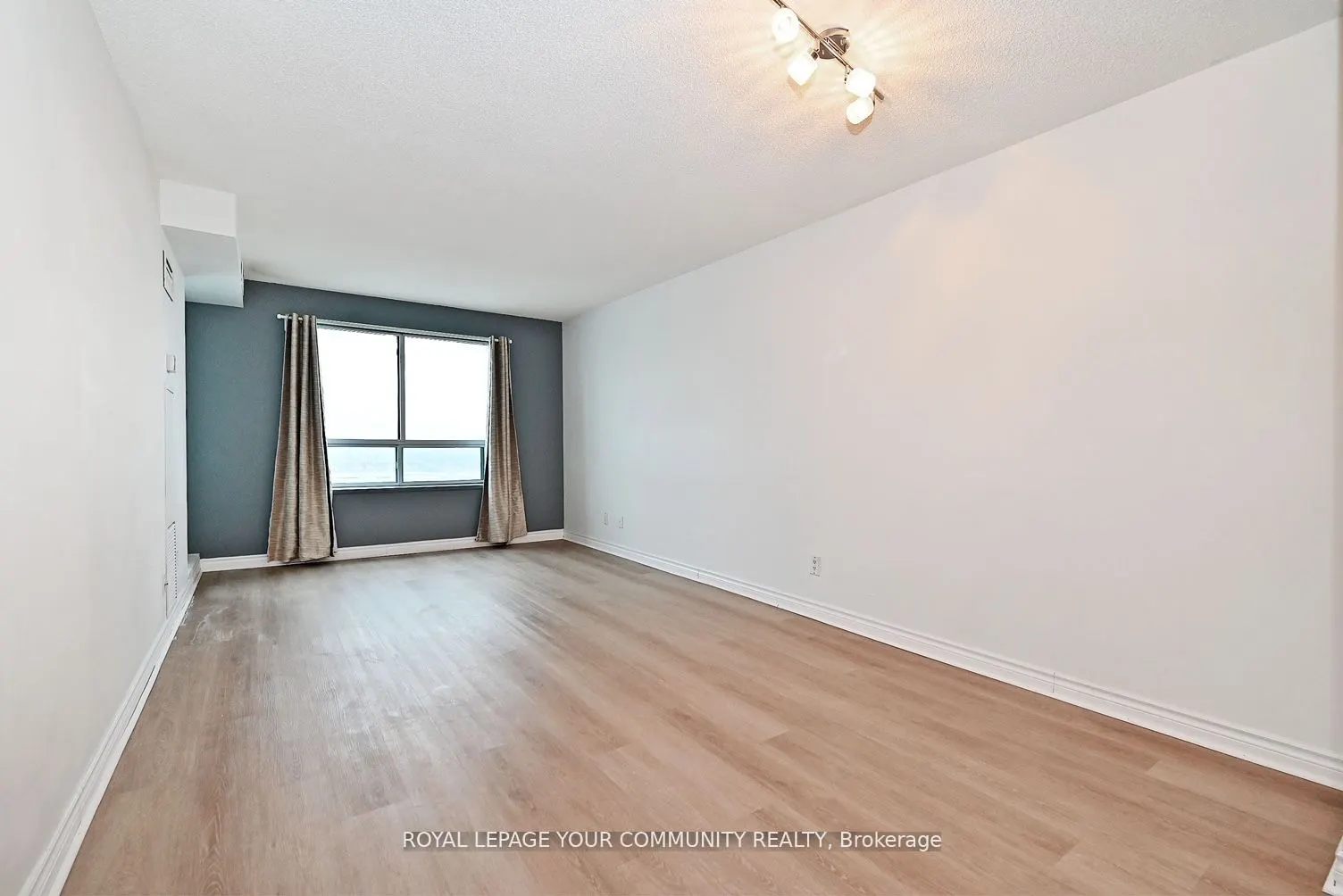 23 Oneida Crescent, #1206