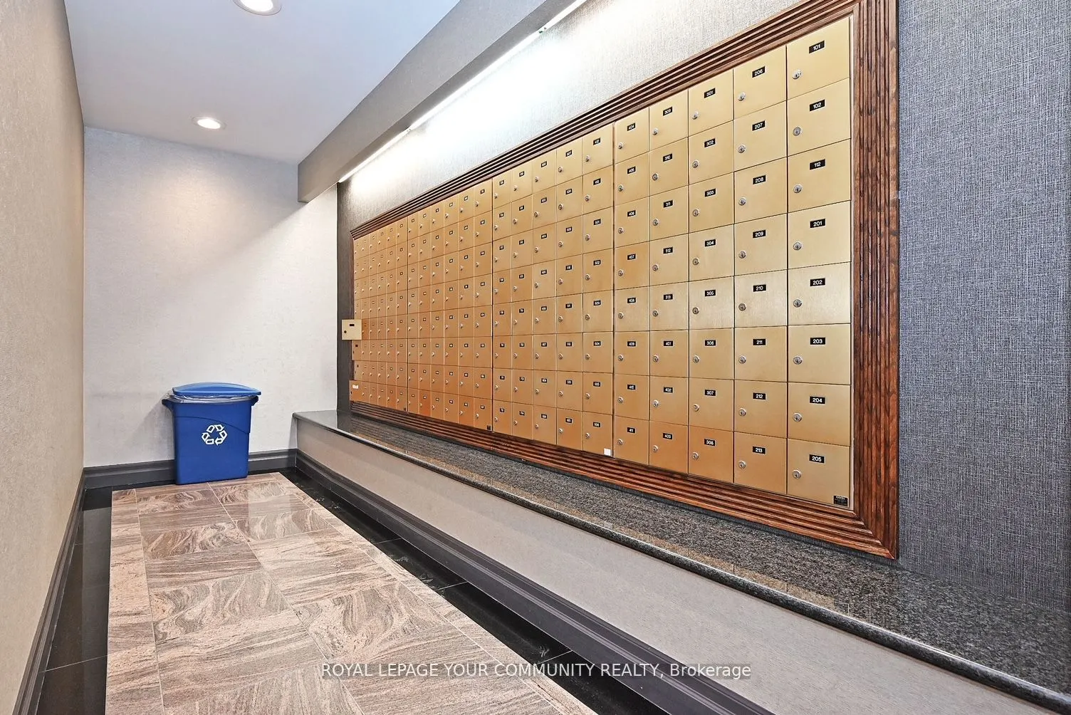 23 Oneida Crescent, #1206
