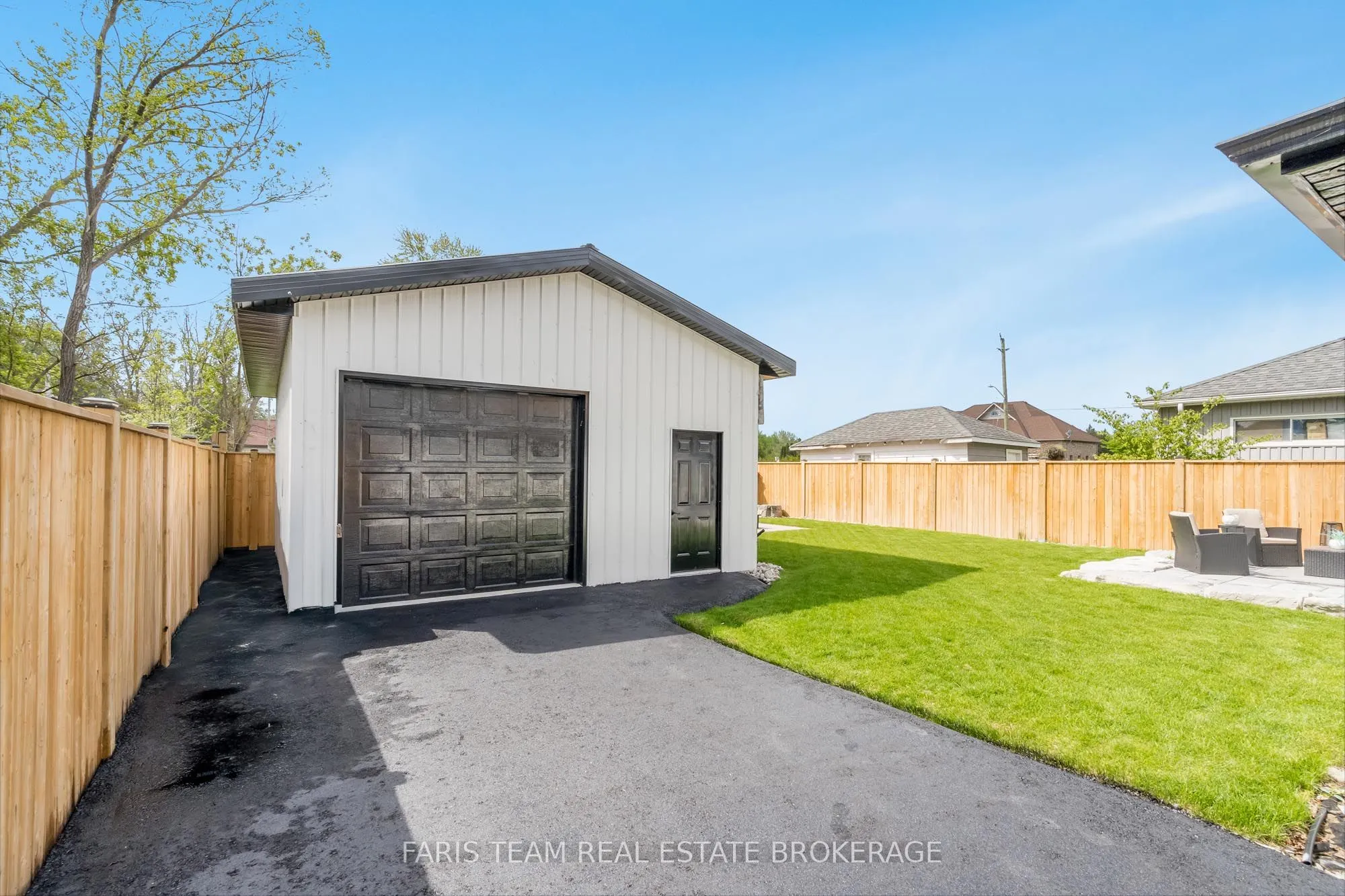 1135 Poplar Drive