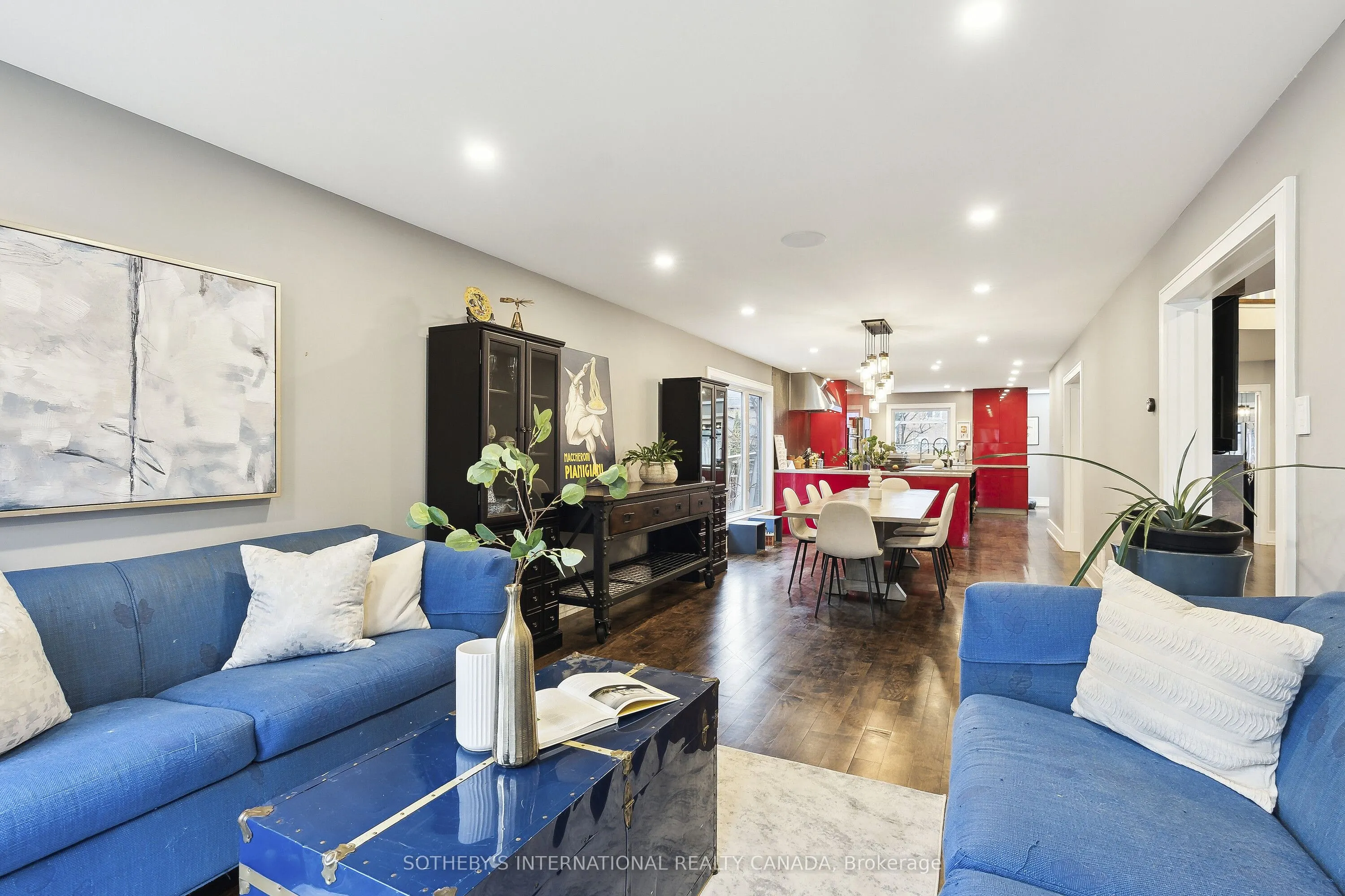 16 Eastgate Crescent