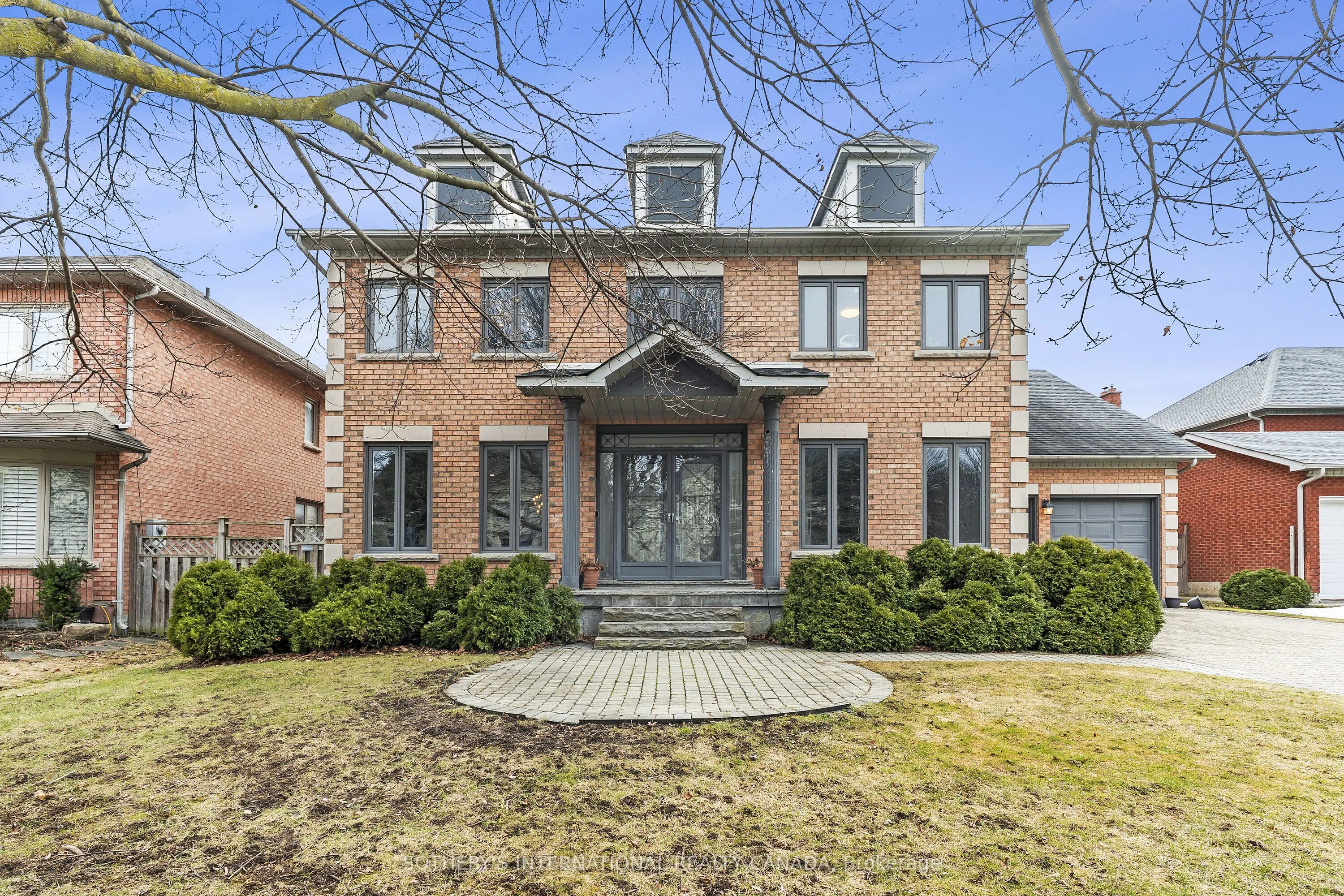 16 Eastgate Crescent