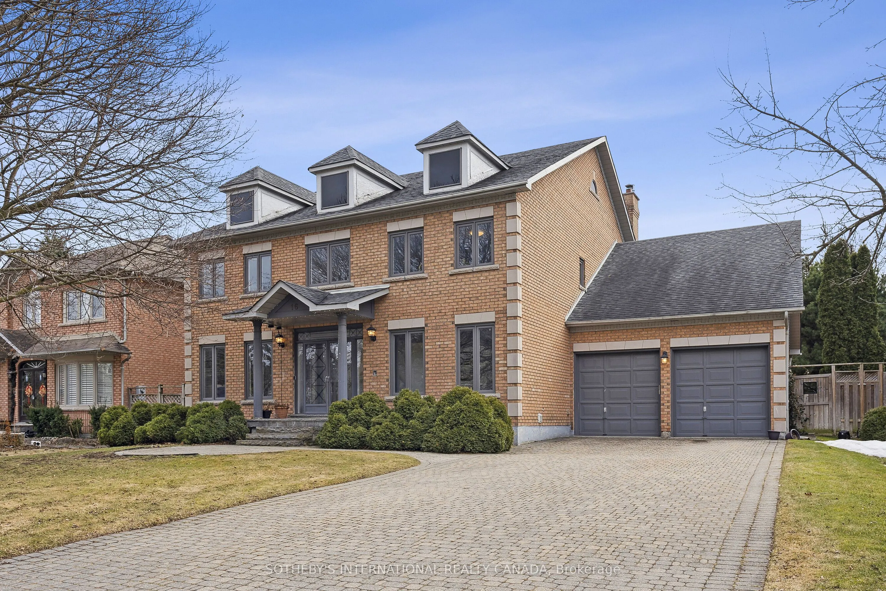 16 Eastgate Crescent