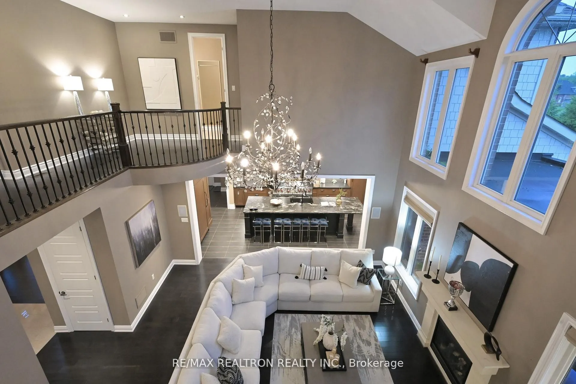 15 Pine Vista Avenue