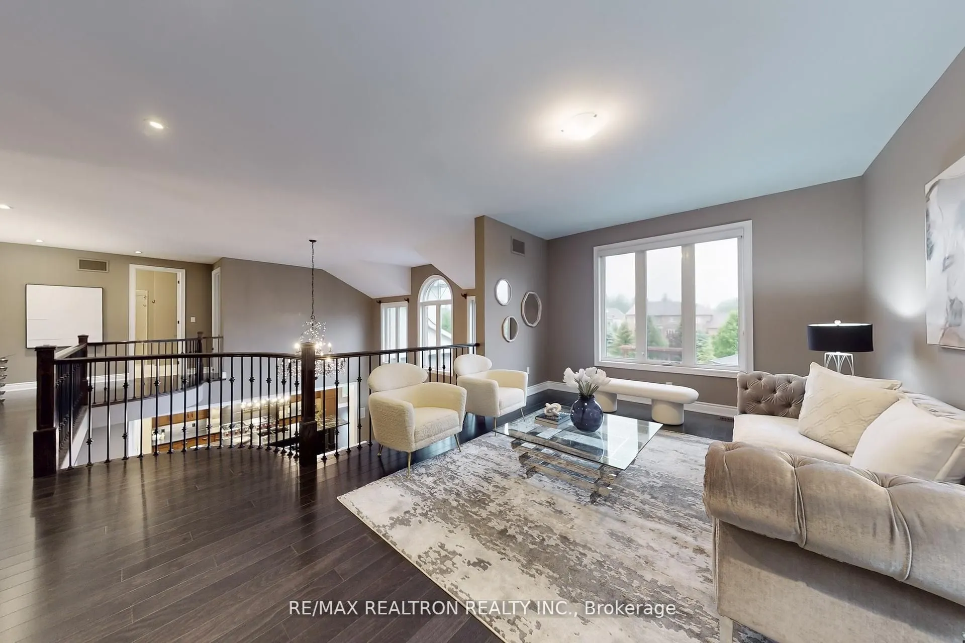 15 Pine Vista Avenue
