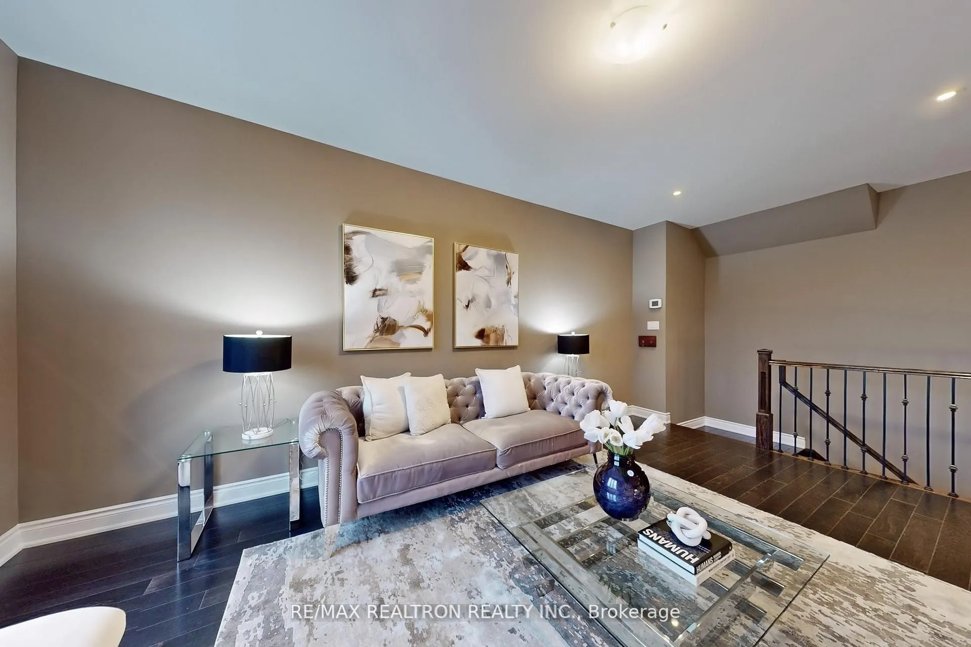 15 Pine Vista Avenue