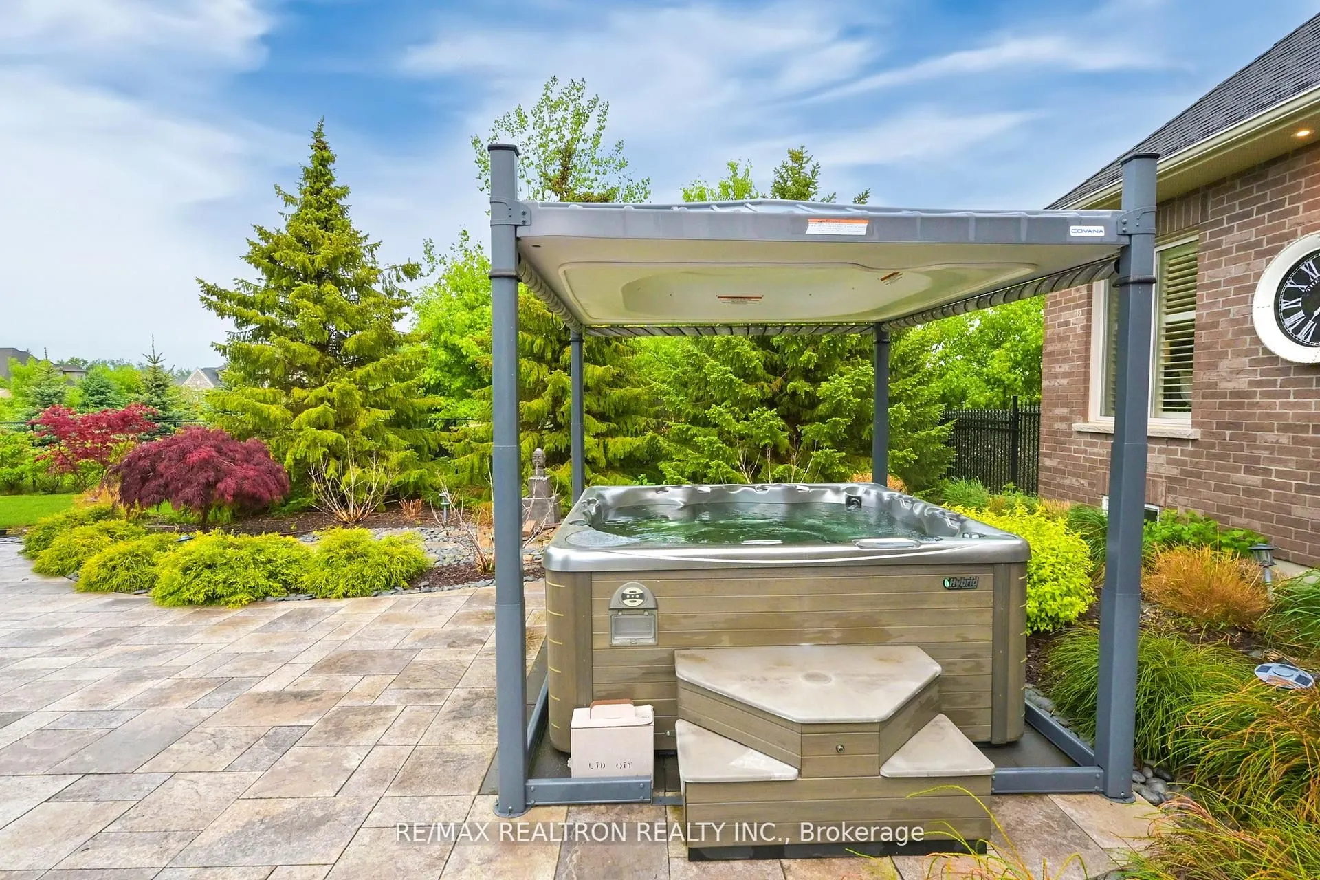 15 Pine Vista Avenue