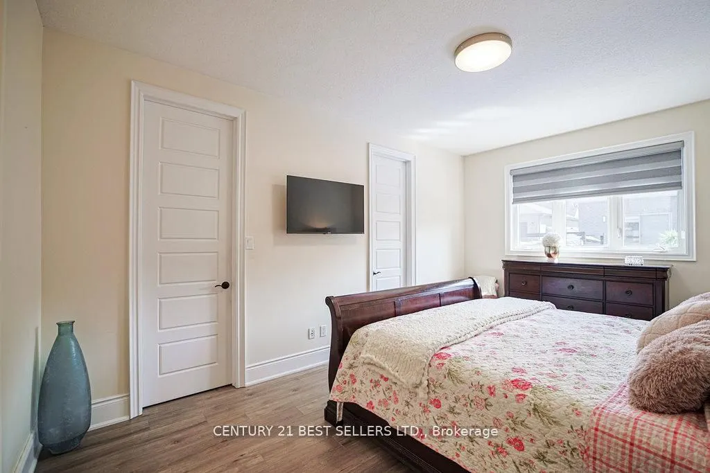 5 Wood Crescent
