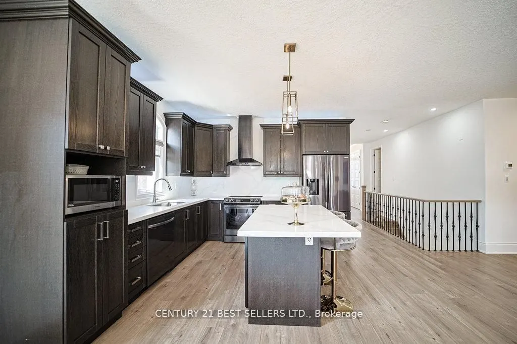 5 Wood Crescent