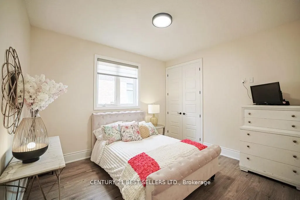 5 Wood Crescent