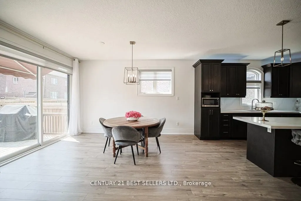 5 Wood Crescent