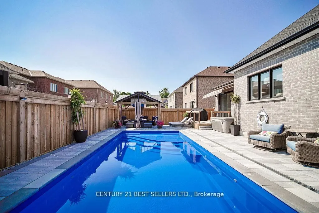 5 Wood Crescent