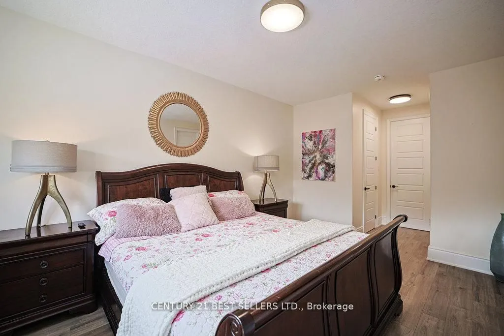 5 Wood Crescent
