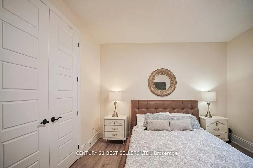 5 Wood Crescent