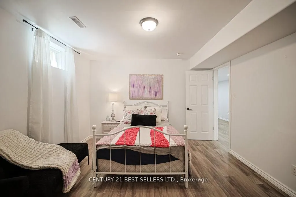 5 Wood Crescent