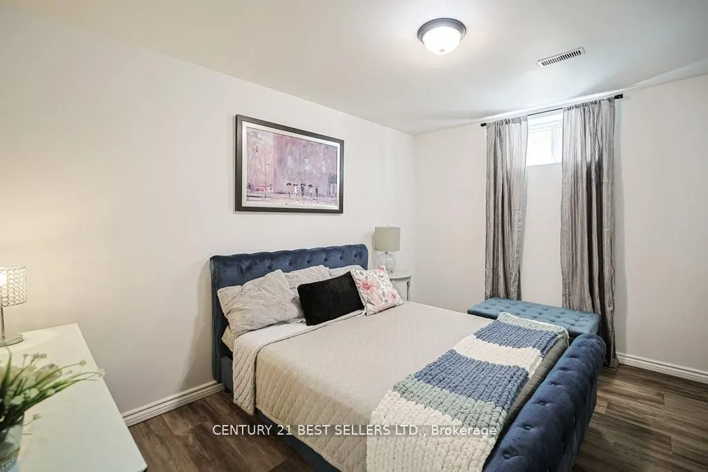 5 Wood Crescent