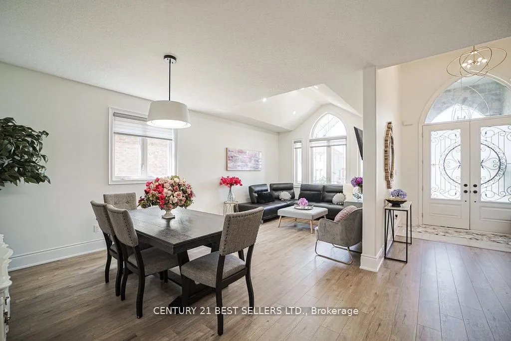5 Wood Crescent