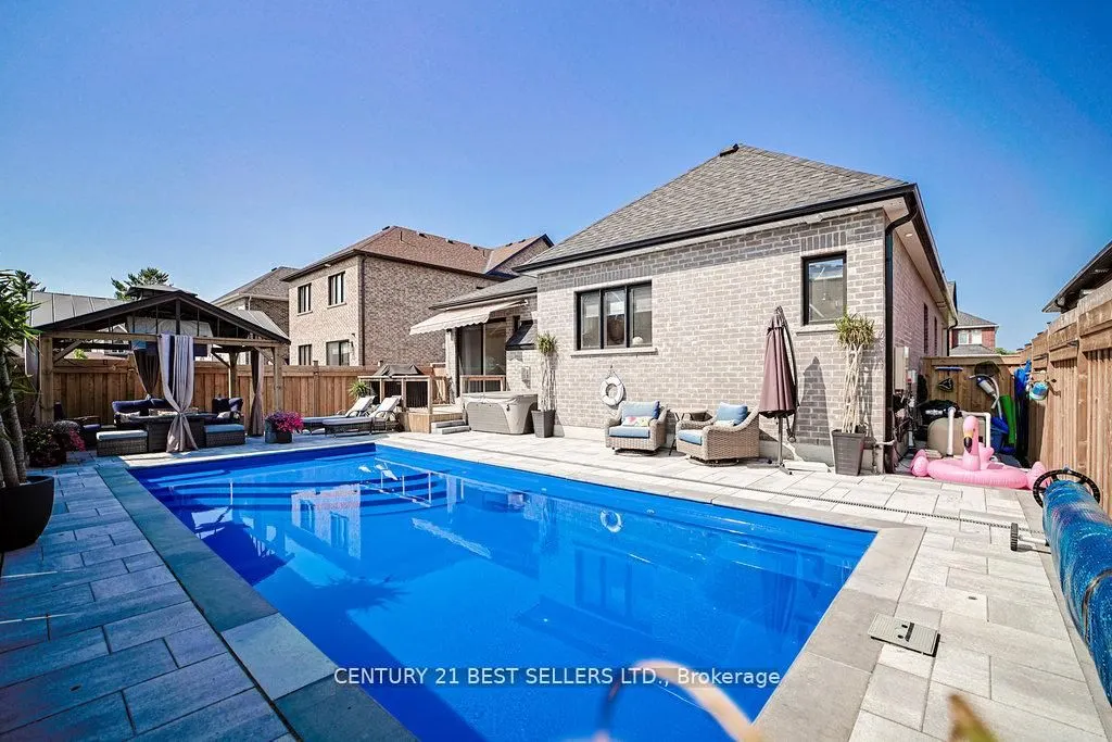 5 Wood Crescent