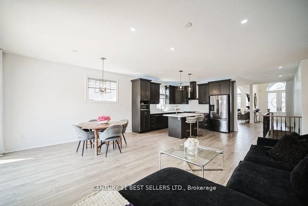 5 Wood Crescent