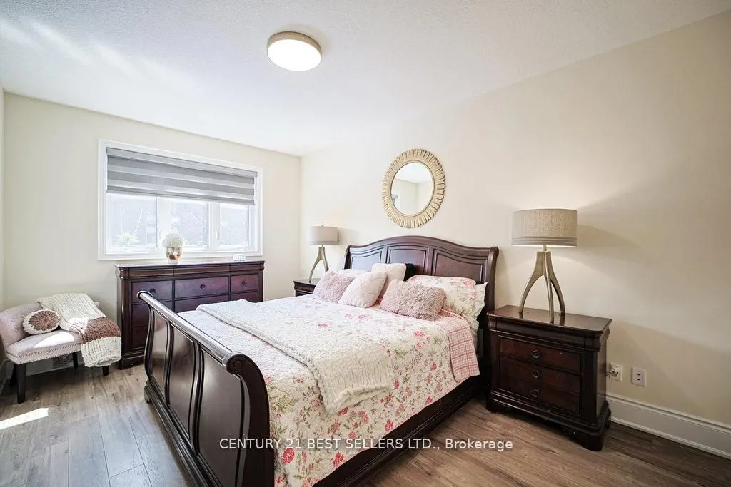 5 Wood Crescent