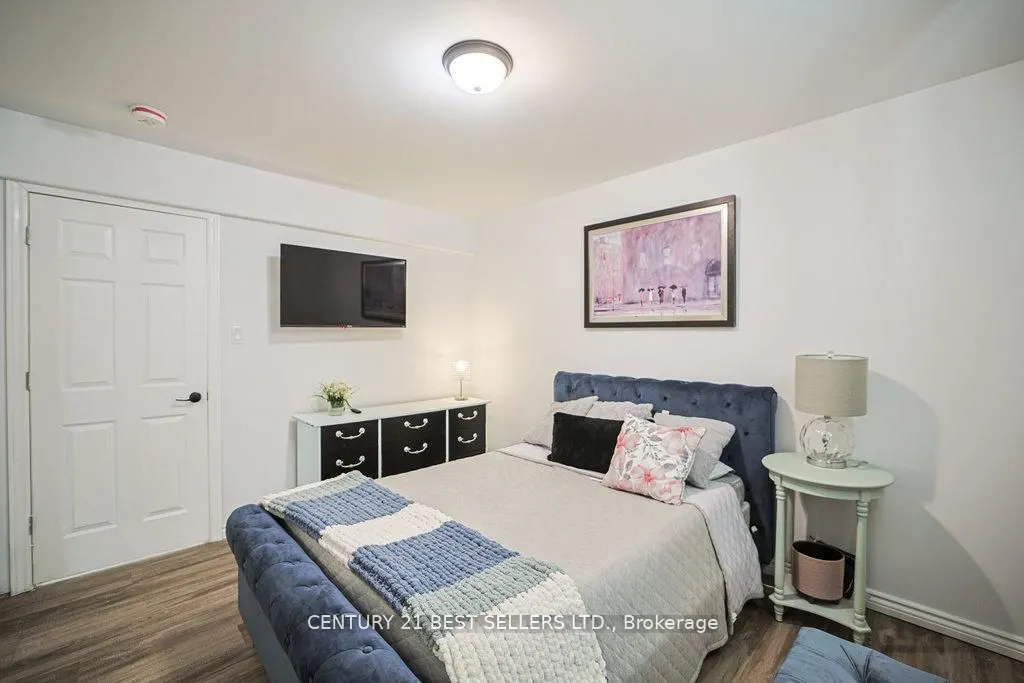 5 Wood Crescent