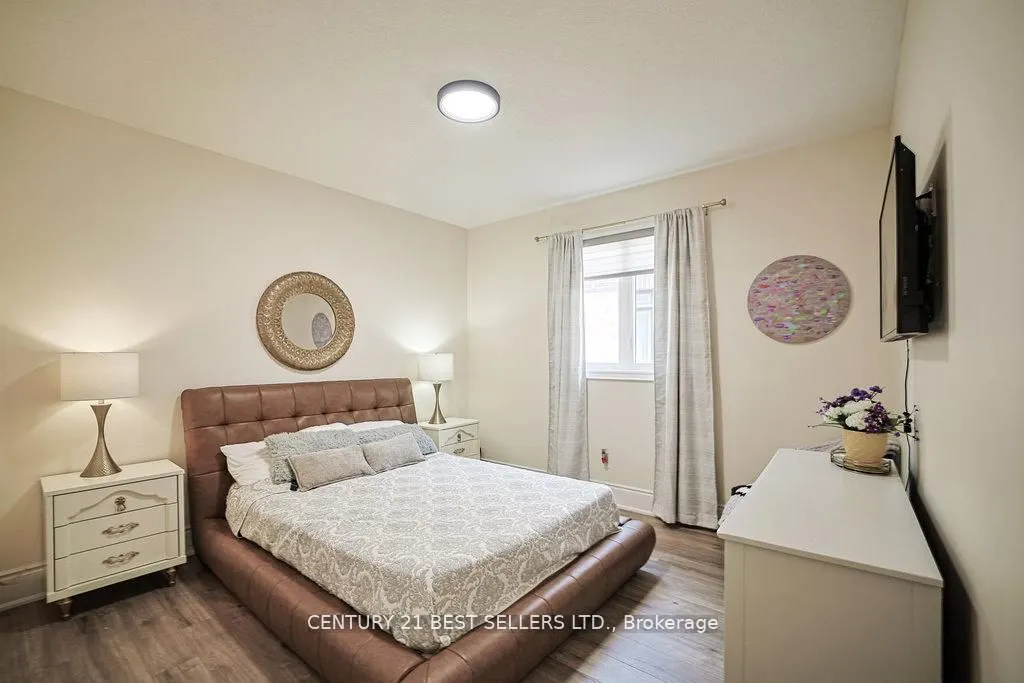 5 Wood Crescent