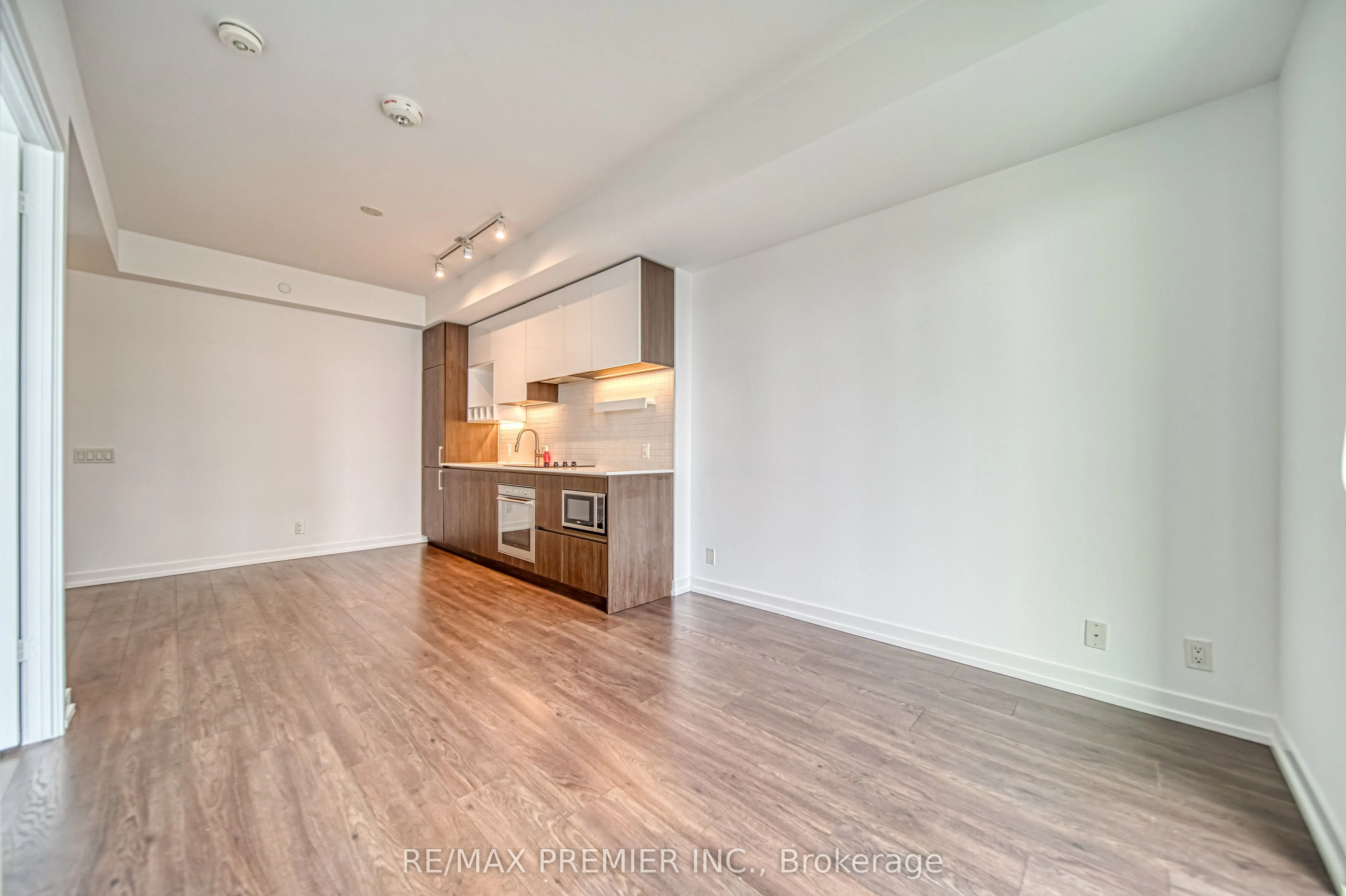 5 Buttermill Avenue, #603