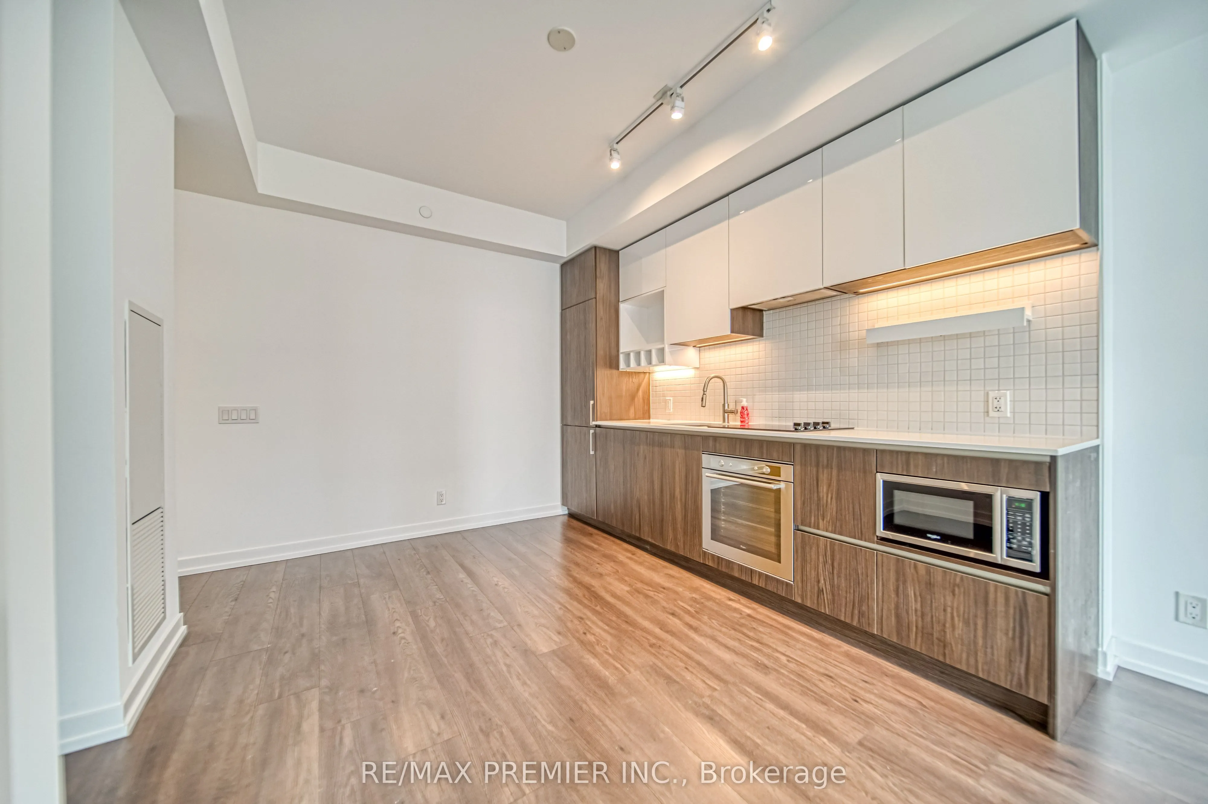 5 Buttermill Avenue, #603
