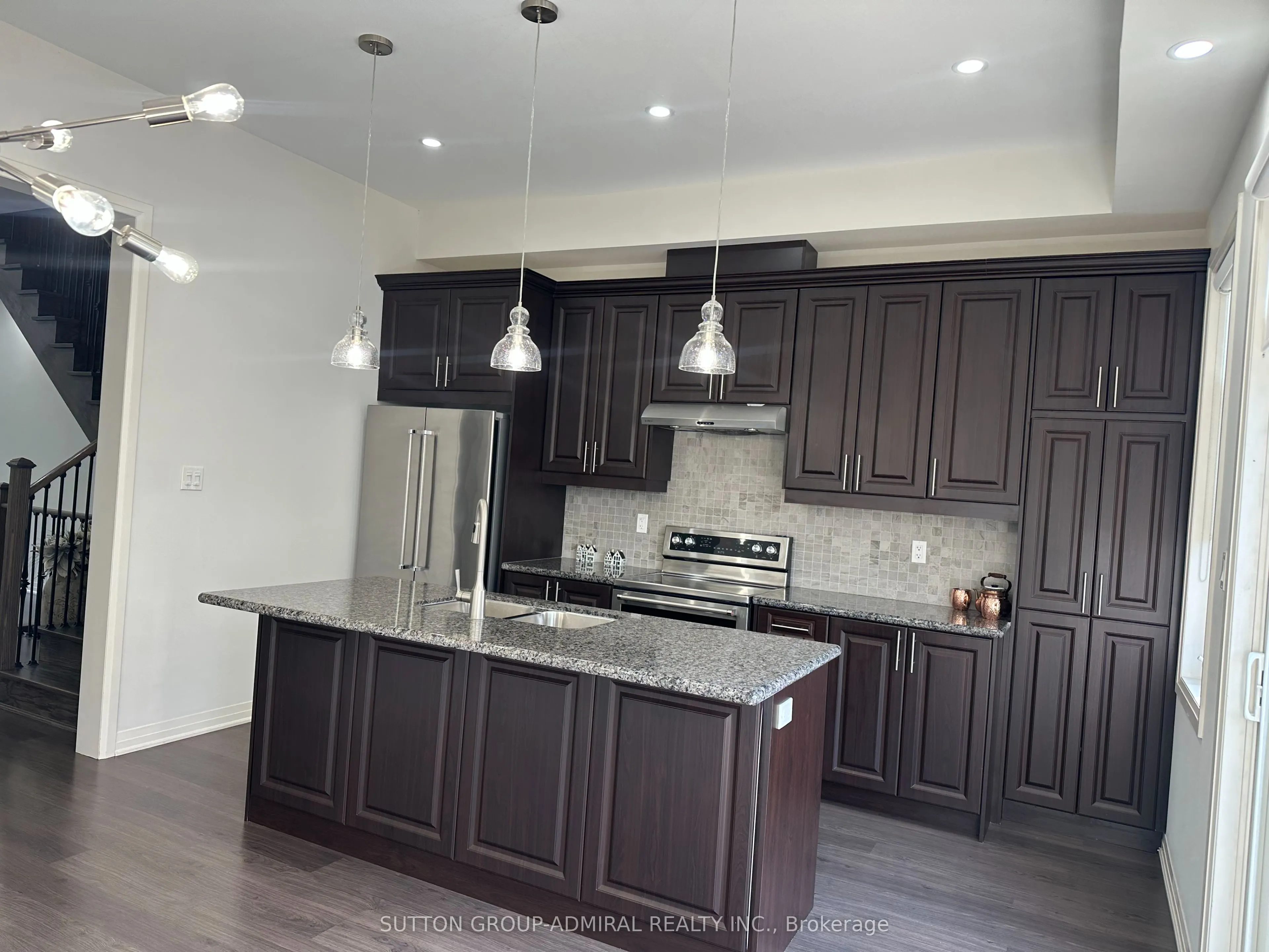 11 Arianna Crescent