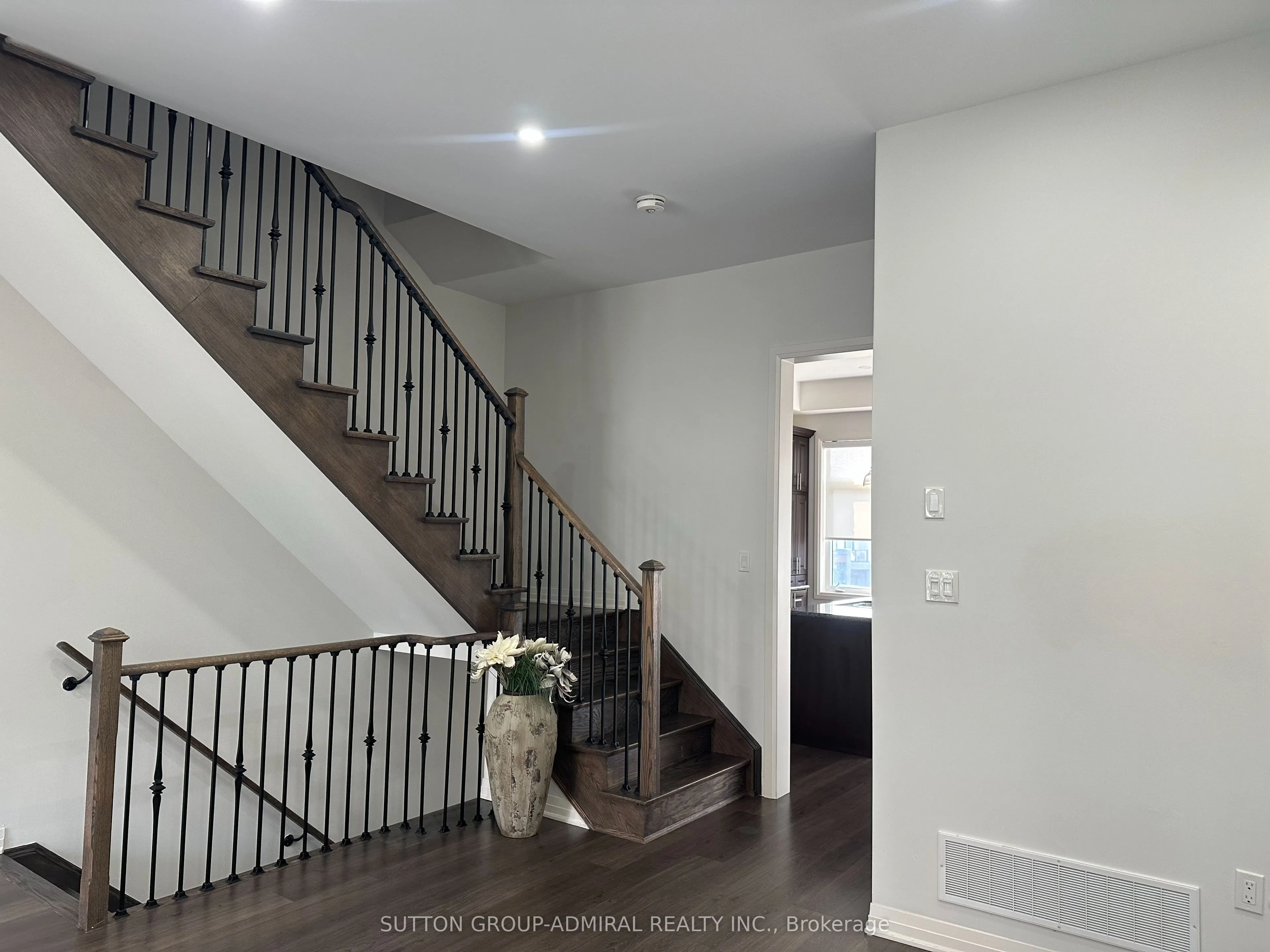 11 Arianna Crescent