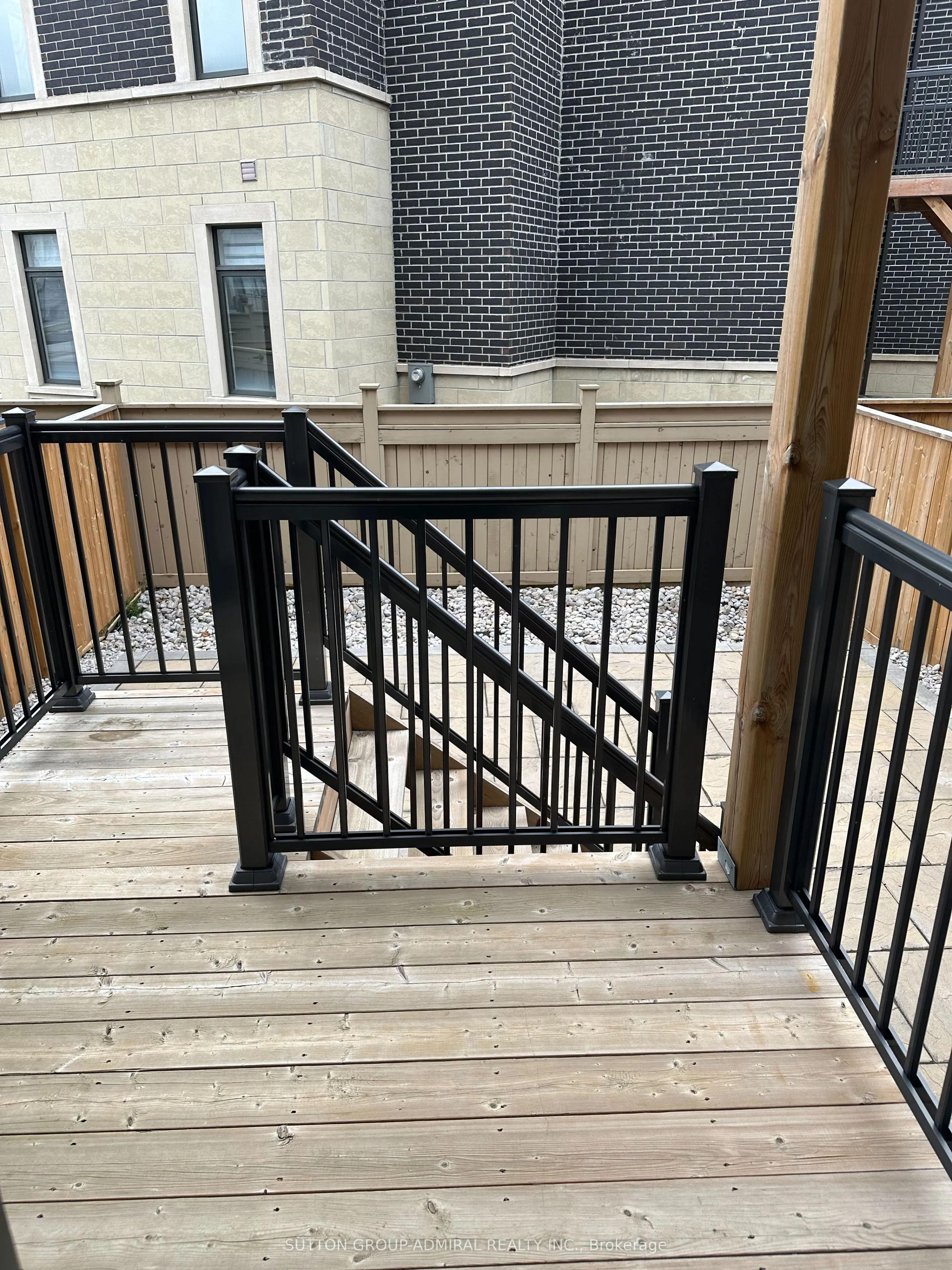 11 Arianna Crescent
