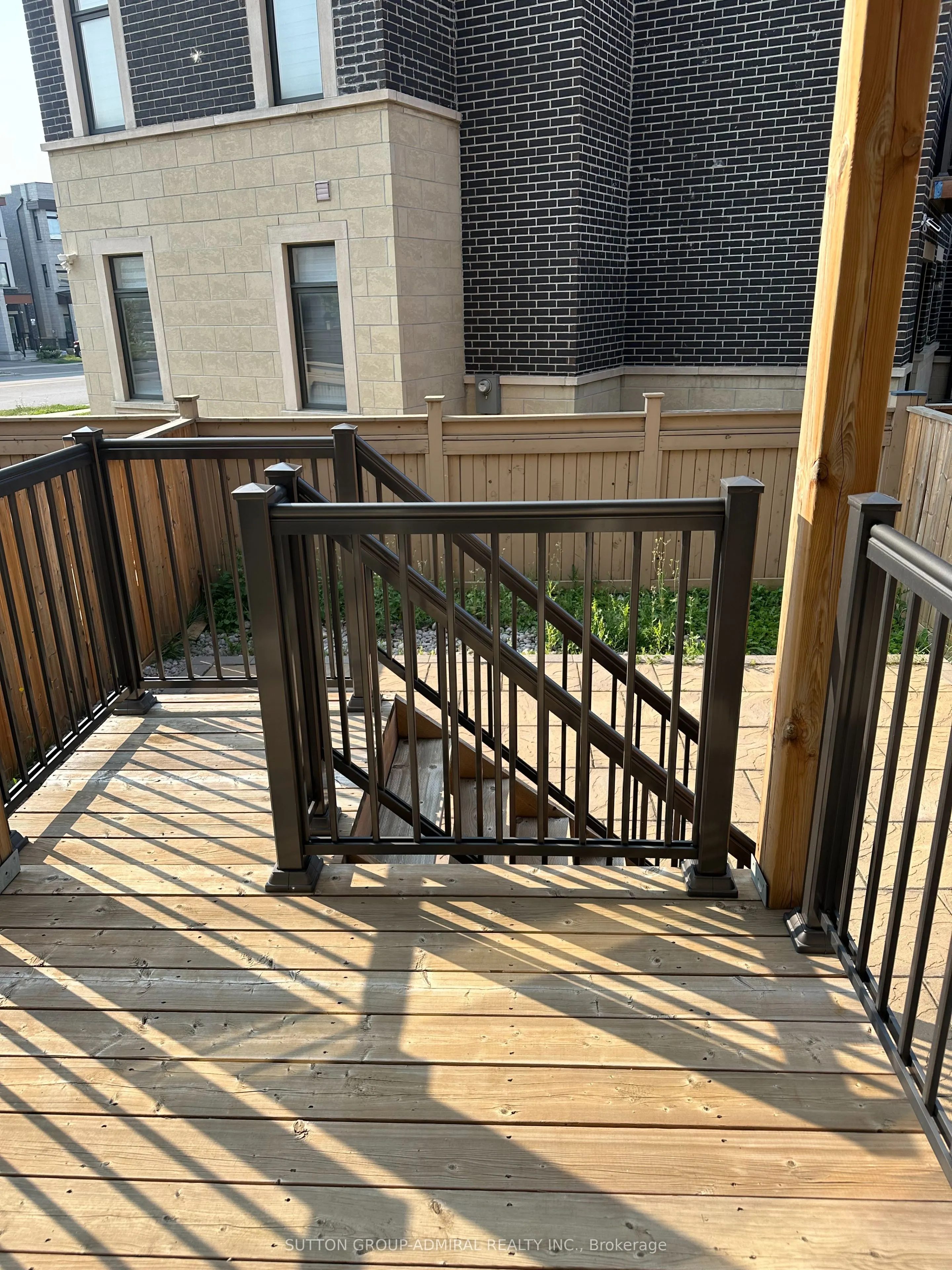 11 Arianna Crescent