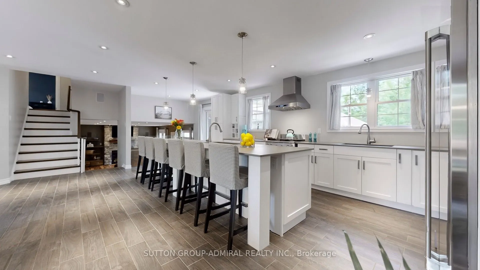 8 Balmoral Heights