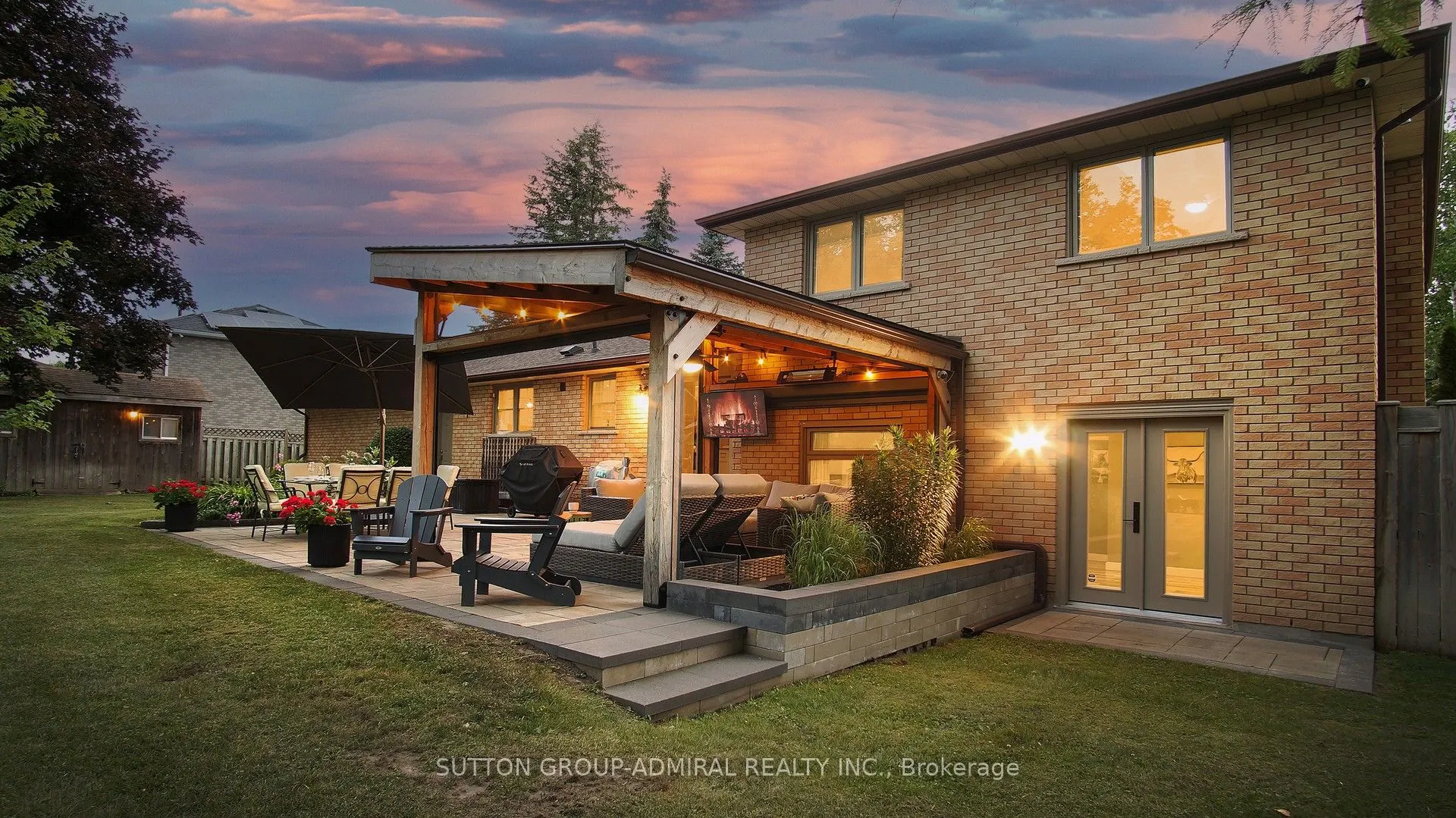 8 Balmoral Heights
