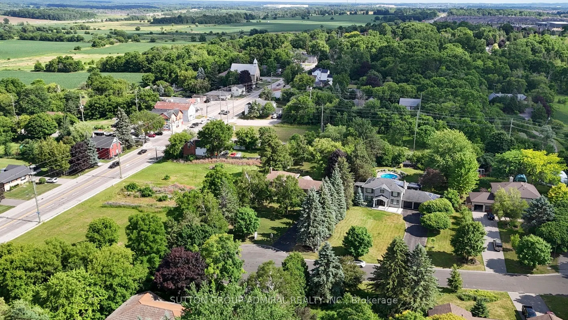 8 Balmoral Heights